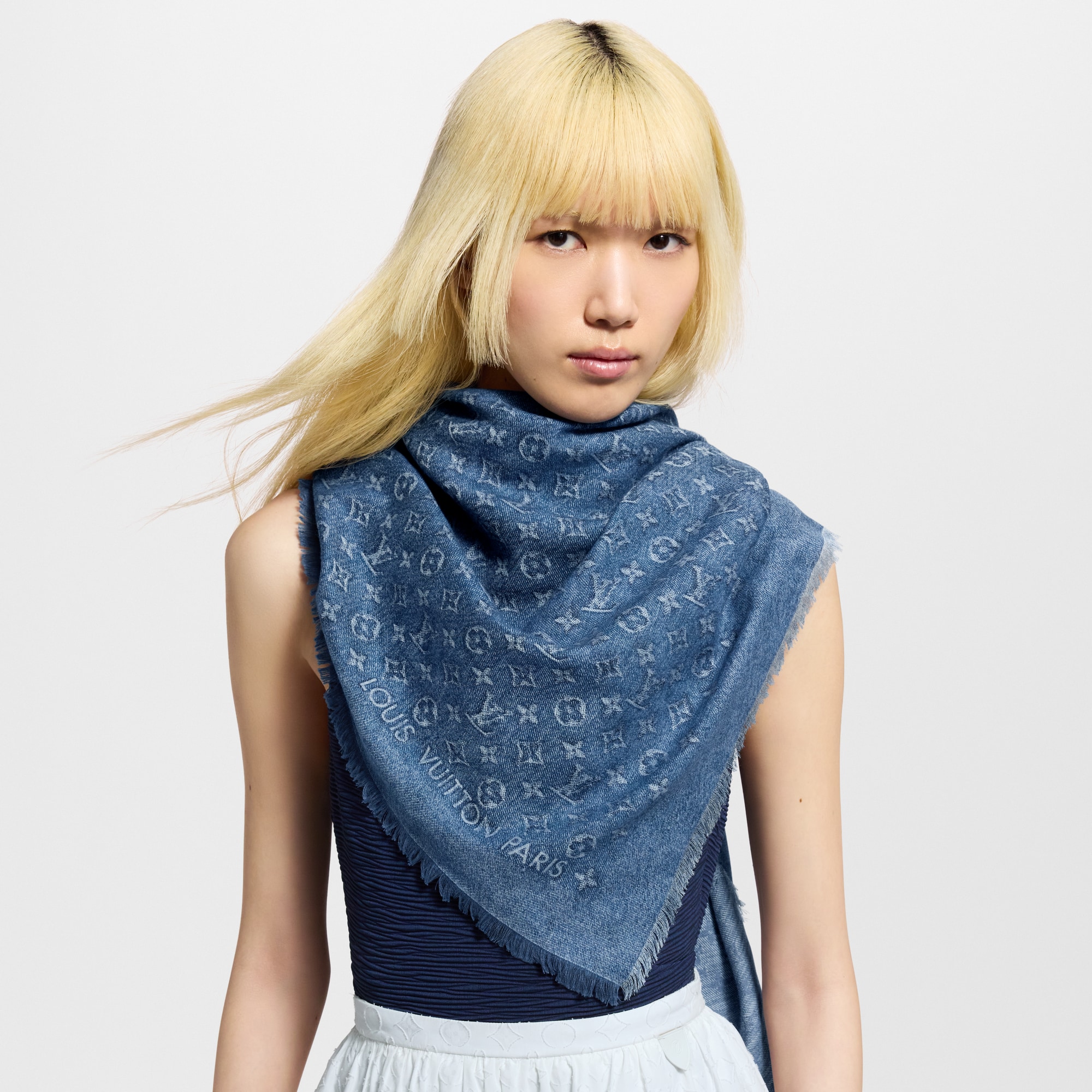S00 Accessories Shawls and Stoles LV Remix Shawl | Louis Vuitton ® (Product zoom)