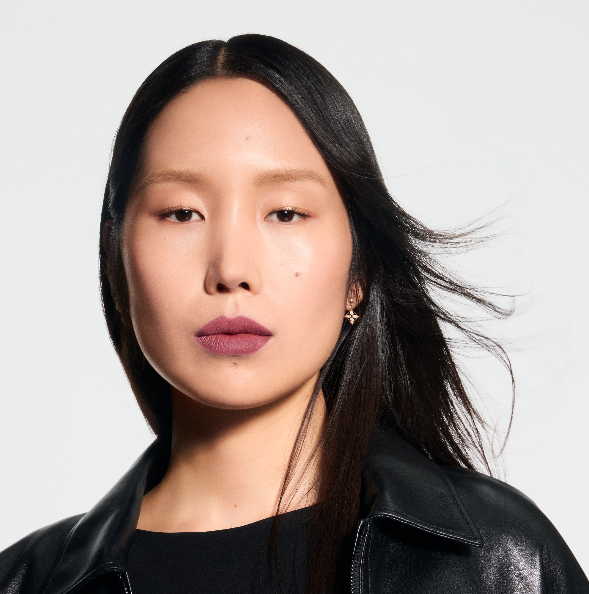  Lips } LV Rouge - Matte Lipstick | Louis Vuitton ® (Product zoom)