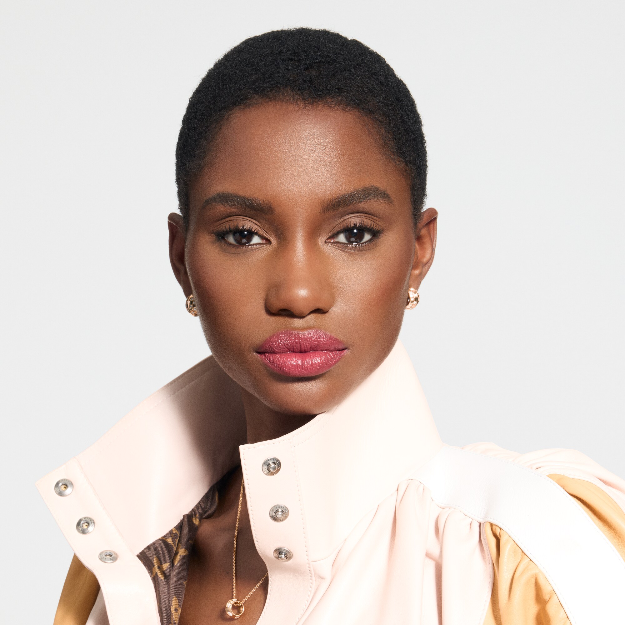  Lips } LV Rouge - Satin Lipstick | Louis Vuitton ® (Product zoom)