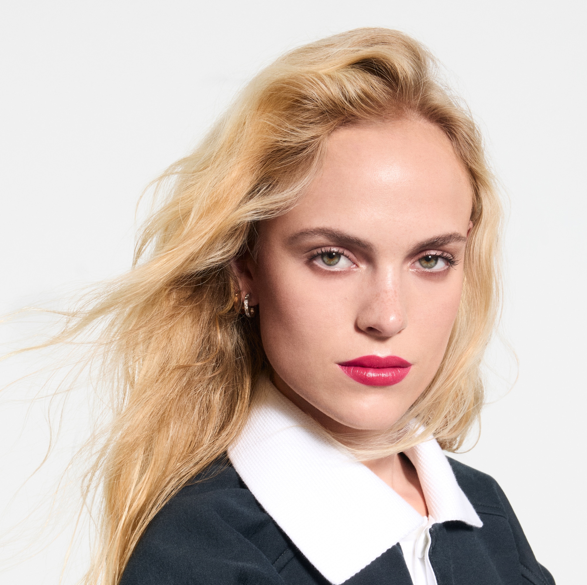  Lips } LV Rouge - Satin Lipstick | Louis Vuitton ® (Product zoom)