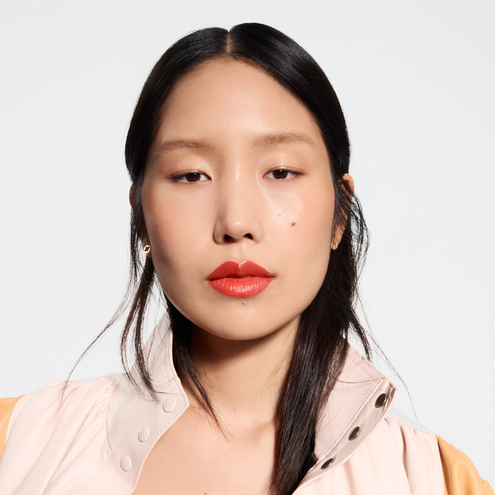  Lips } LV Rouge - Satin Lipstick | Louis Vuitton ® (Product zoom)