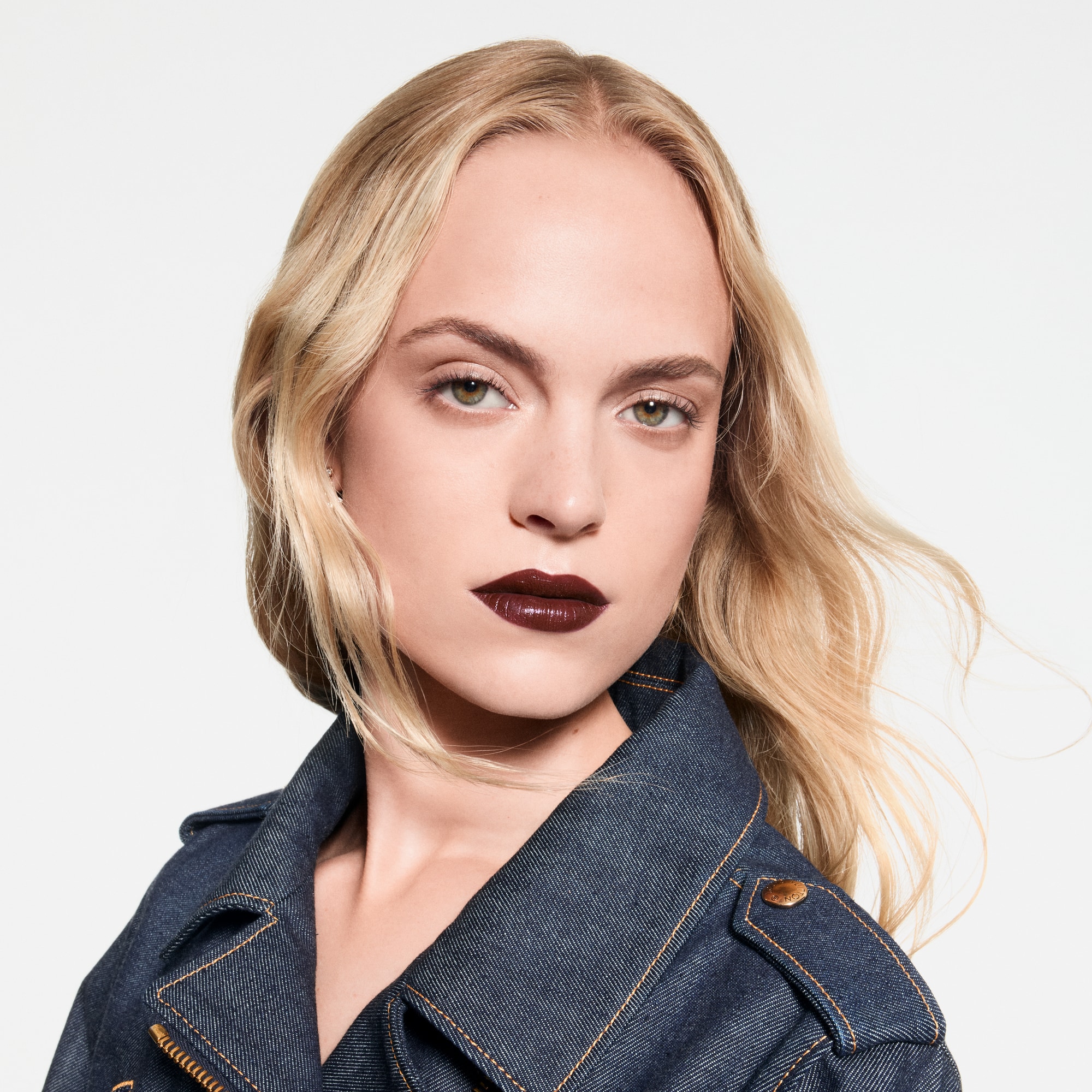 Lips } LV Rouge - Satin Lipstick | Louis Vuitton ® (Product zoom)