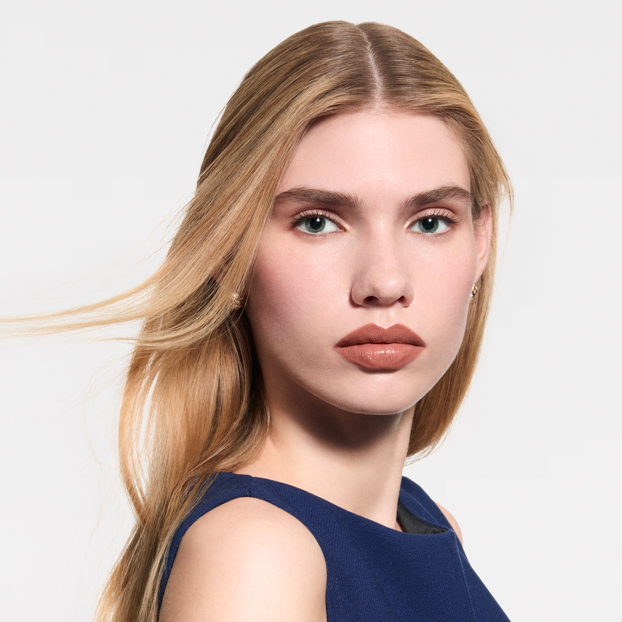  Lips } LV Rouge - Satin Lipstick Refill | Louis Vuitton ® (Product zoom)