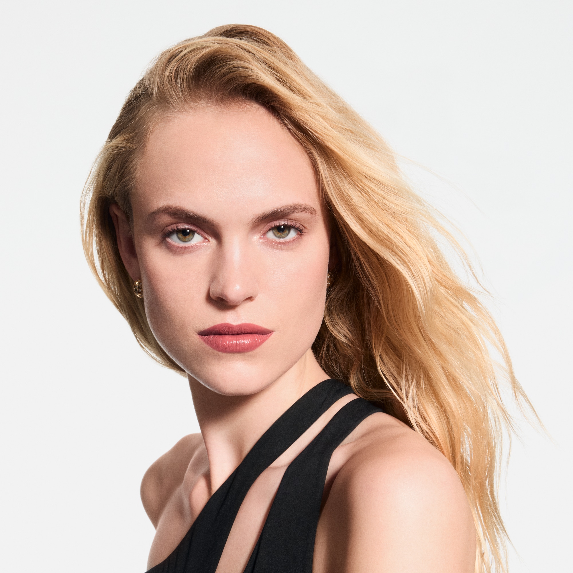  Lips } LV Rouge - Satin Lipstick Refill | Louis Vuitton ® (Product zoom)