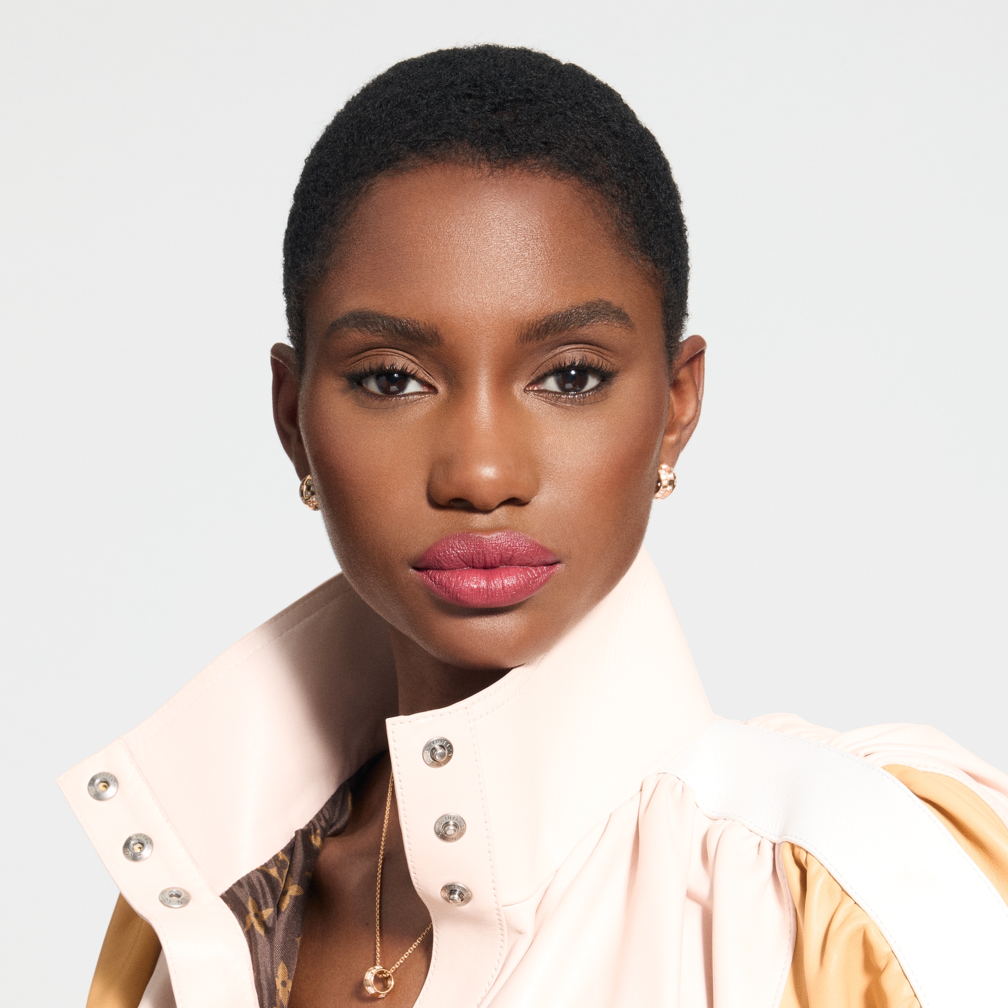  Lips } LV Rouge - Satin Lipstick Refill | Louis Vuitton ® (Product zoom)