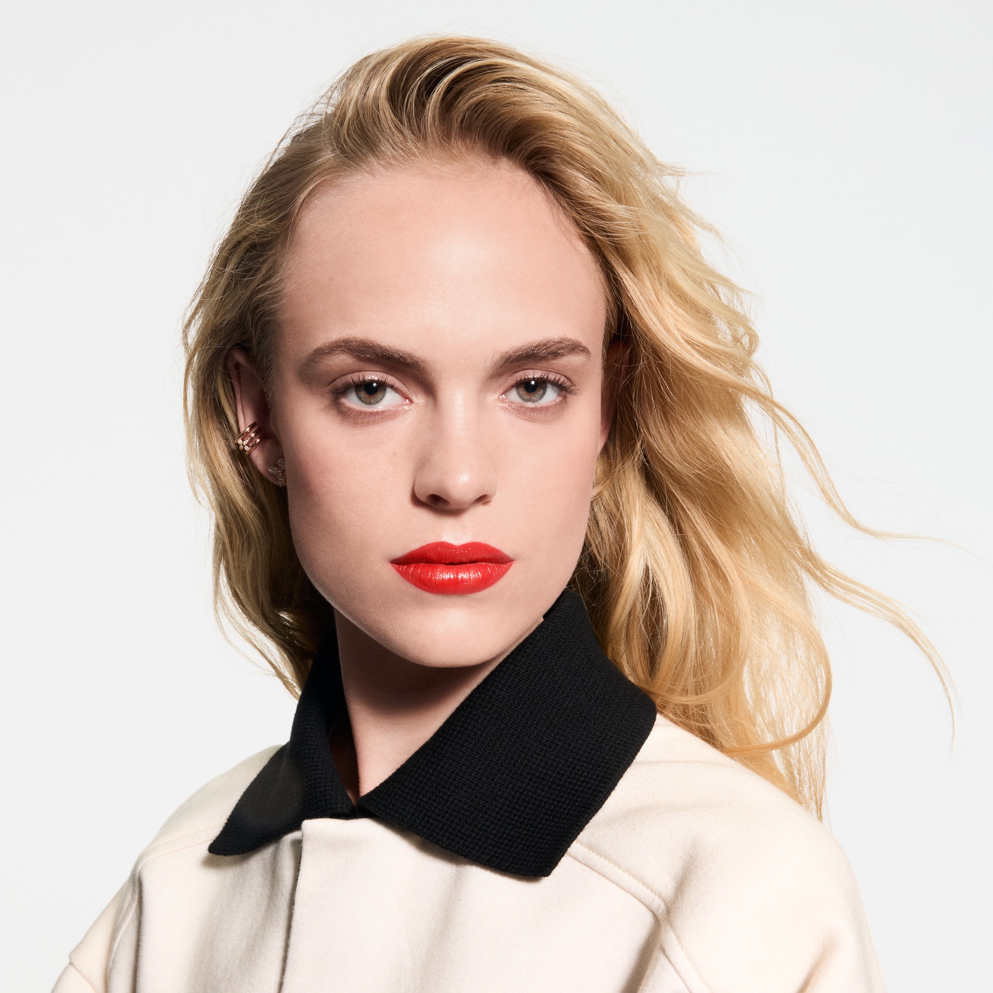  Lips } LV Rouge - Satin Lipstick Refill | Louis Vuitton ® (Product zoom)