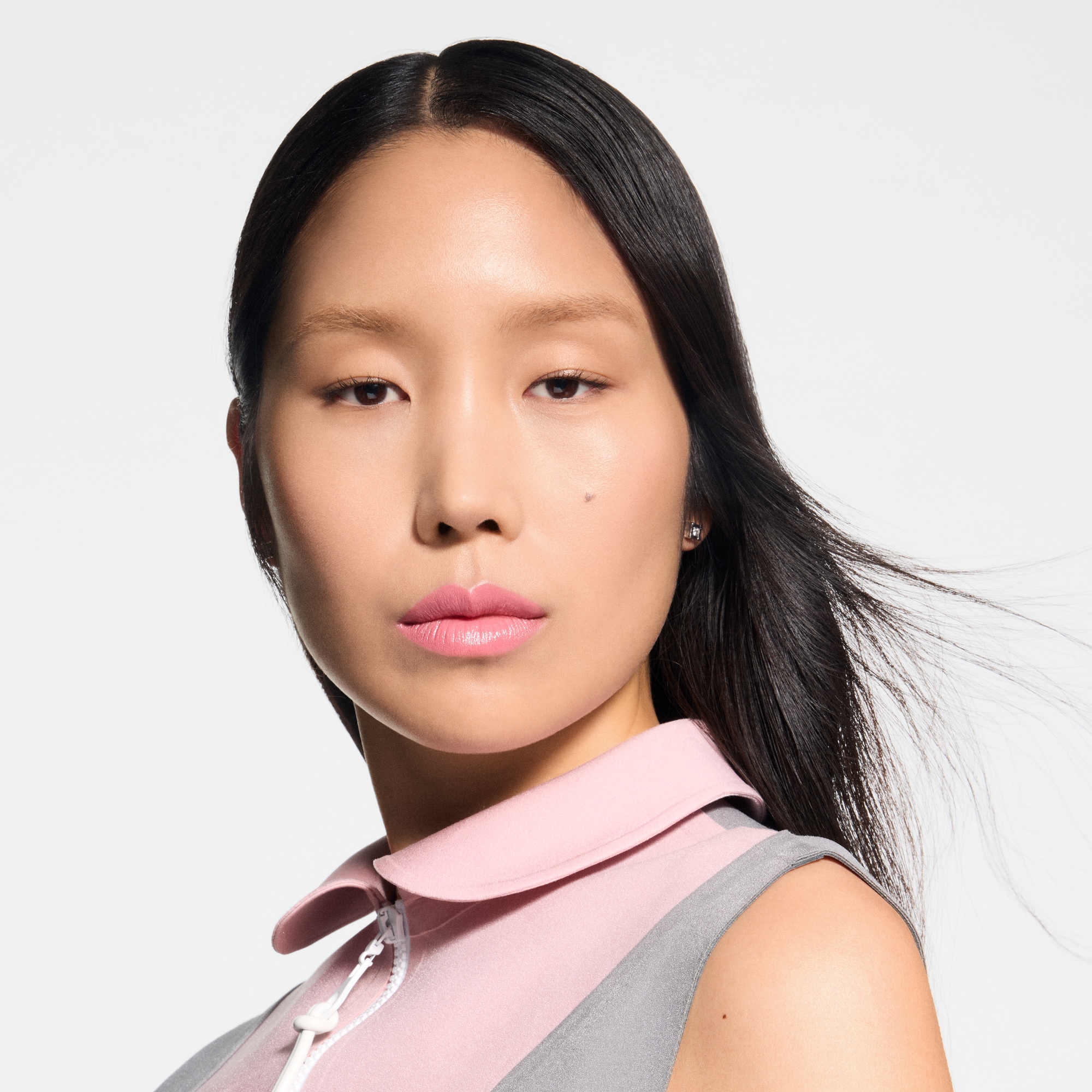  Lips } LV Rouge - Satin Lipstick Refill | Louis Vuitton ® (Product zoom)