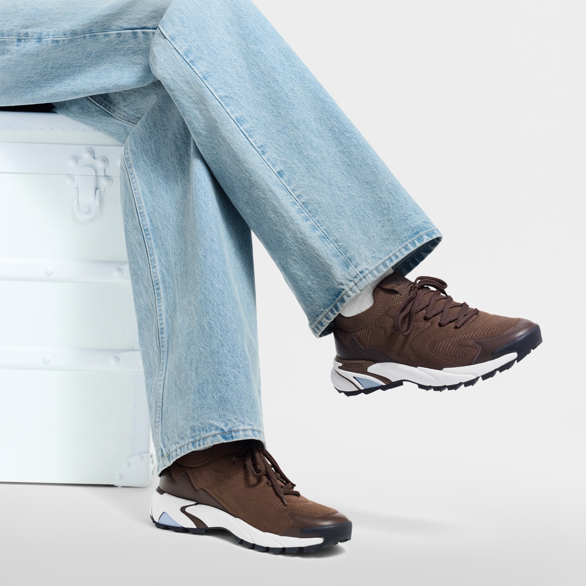  Shoes Loafers and Moccasins LV Runner Tatic Sneaker | Louis Vuitton ® (Product zoom)