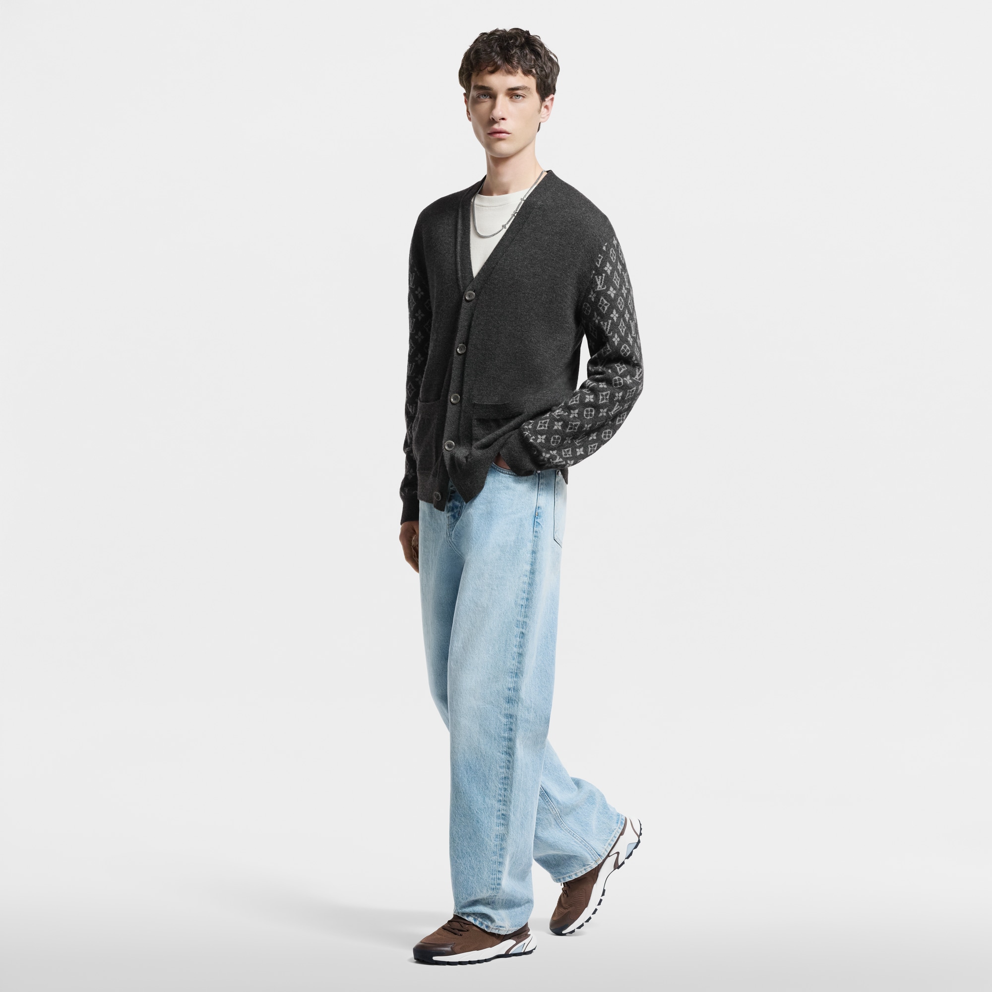  Shoes Loafers and Moccasins LV Runner Tatic Sneaker | Louis Vuitton ® (Product zoom)