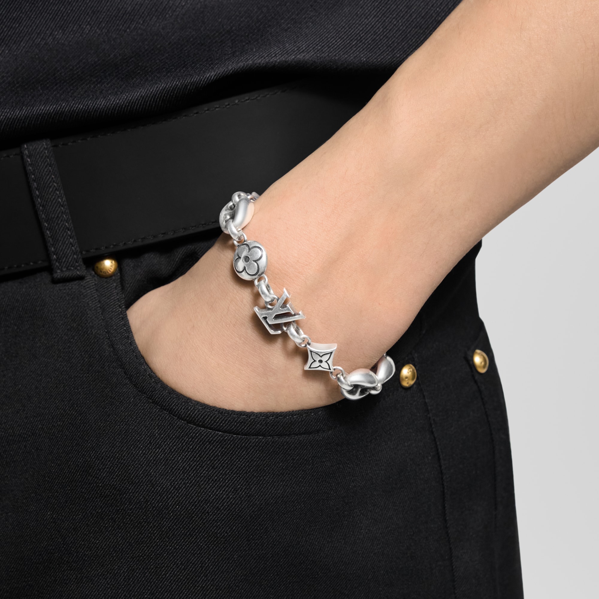 S00 Fashion Jewelry Bracelets LV Sailor Medium Bracelet | Louis Vuitton ® (Product zoom)