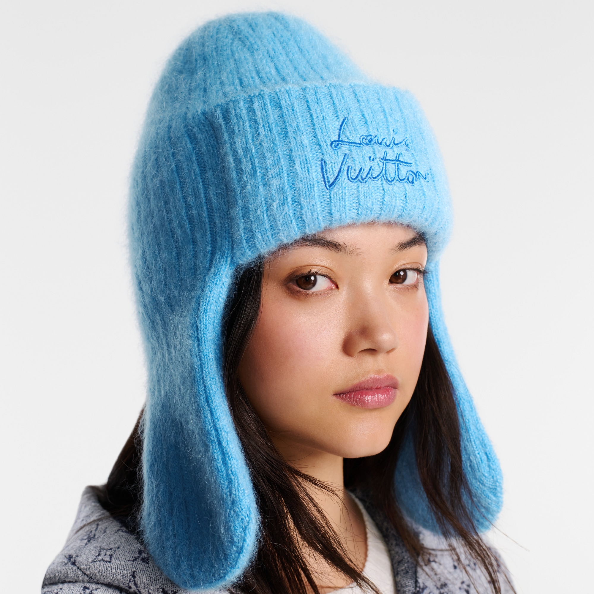 S00 Accessories Hats and Gloves LV Script Beanie | Louis Vuitton ® (Product zoom)