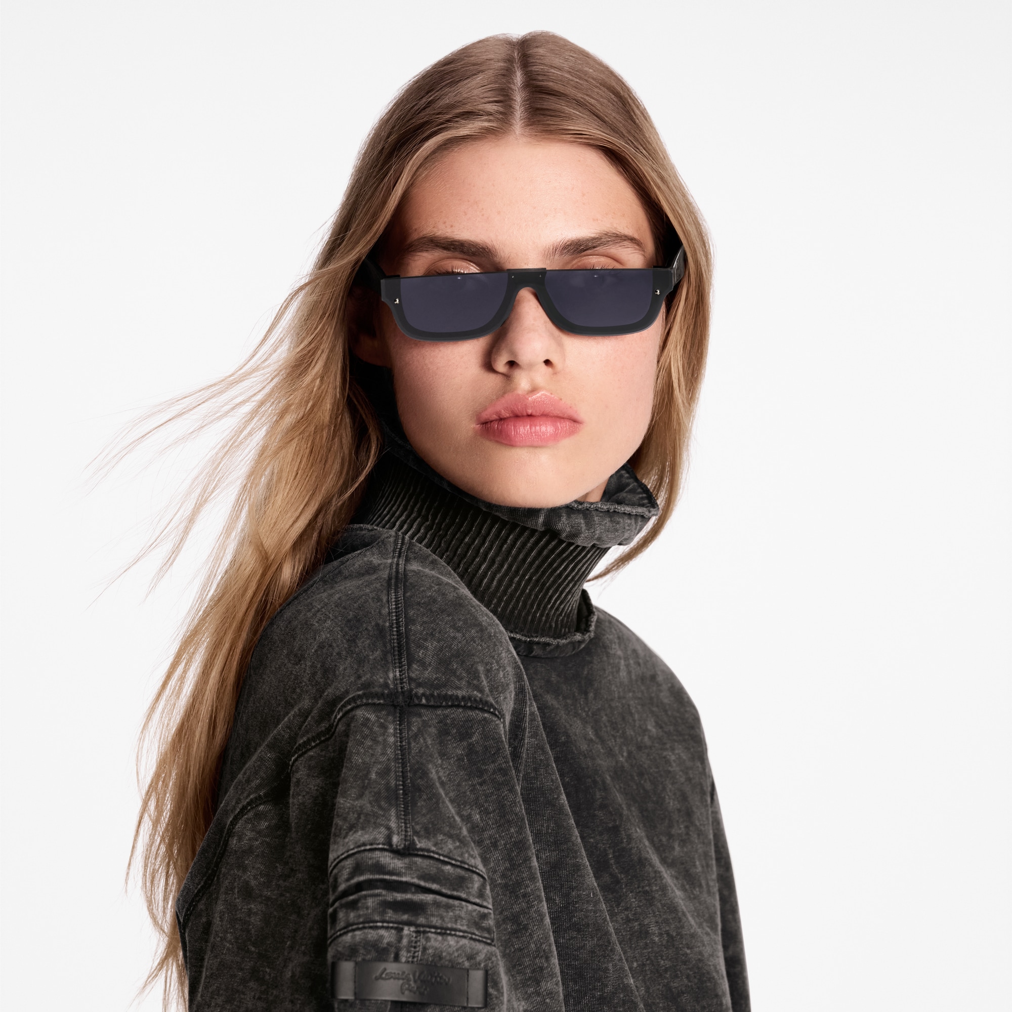 S00 Accessories Eyewear LV Script Rectangle Sunglasses | Louis Vuitton ® (Product zoom)