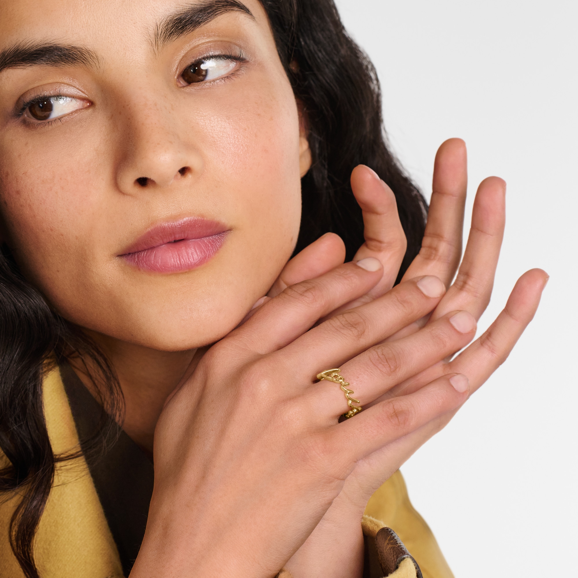 S00 Fashion Jewelry Rings LV Script Ring | Louis Vuitton ® (Product zoom)