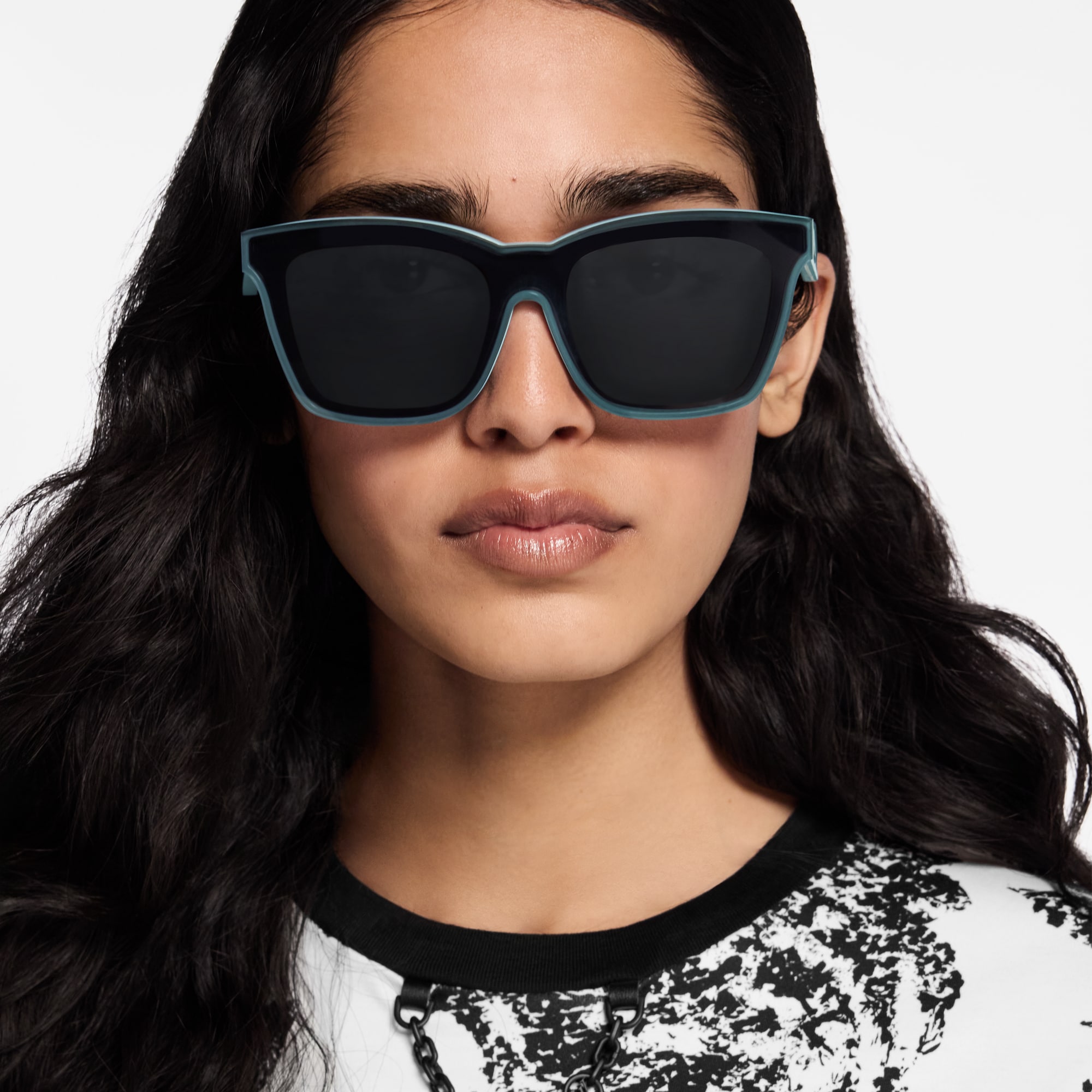 Louis Vuitton Lv script square Sunglasses Louis Vuitton Acetate Nylon LV Script Square Sunglasses  main image 3