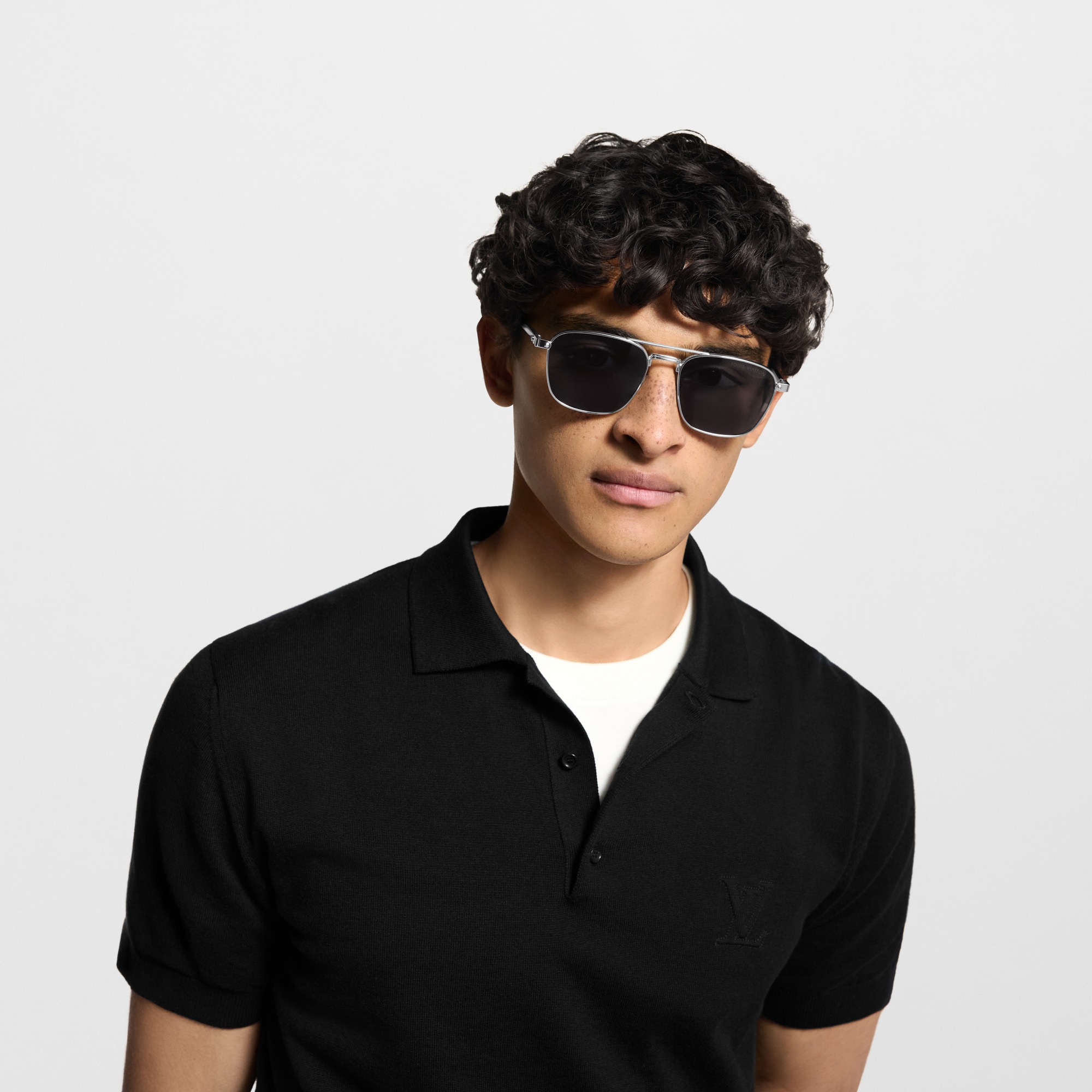 S00 Accessories Sunglasses LV Signature Metal Square Sunglasses | Louis Vuitton ® (Product zoom)