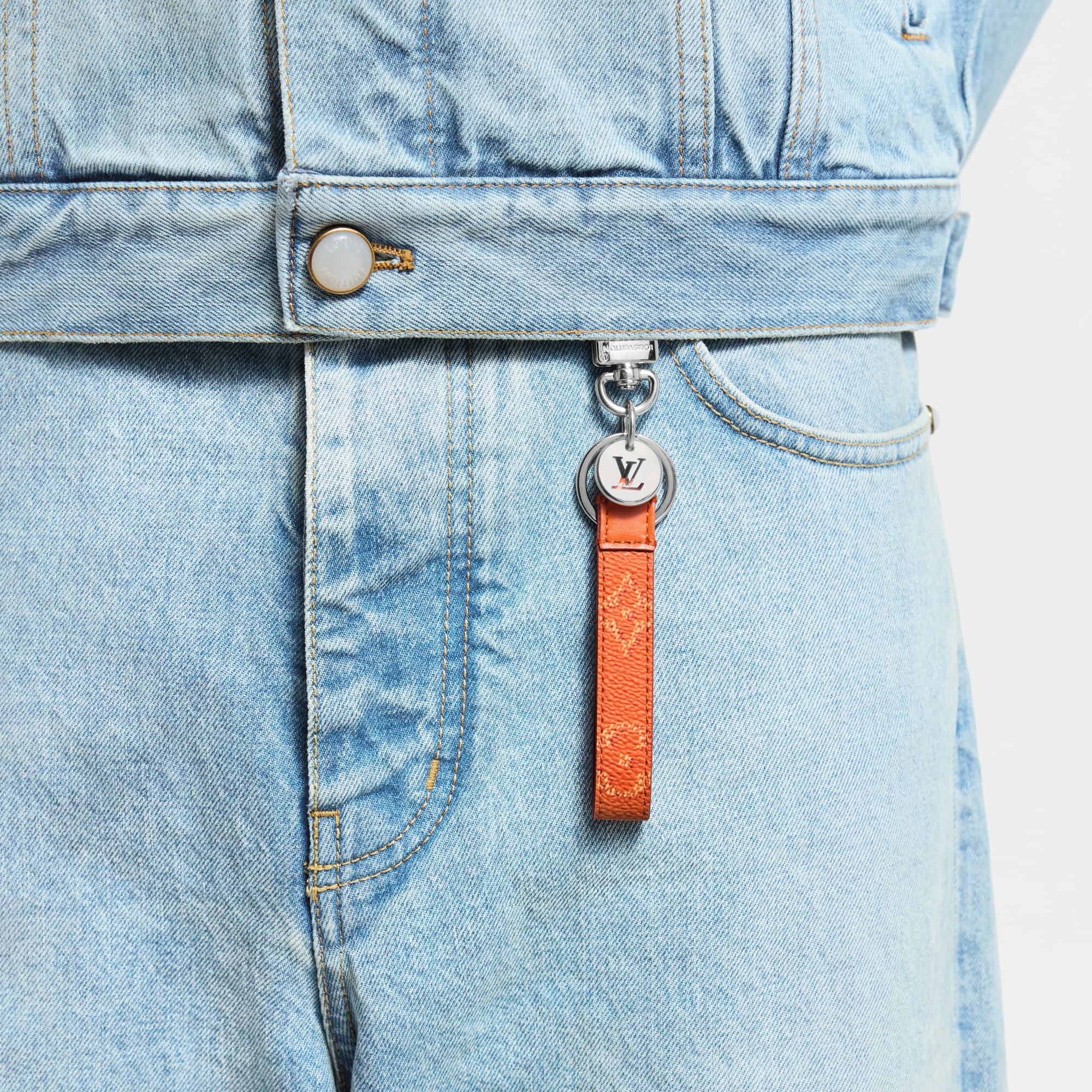 S00 Accessories Key Holders and Bag Charms LV Slim Dragonne Key Holder and Bag Charm | Louis Vuitton ® (Product zoom)