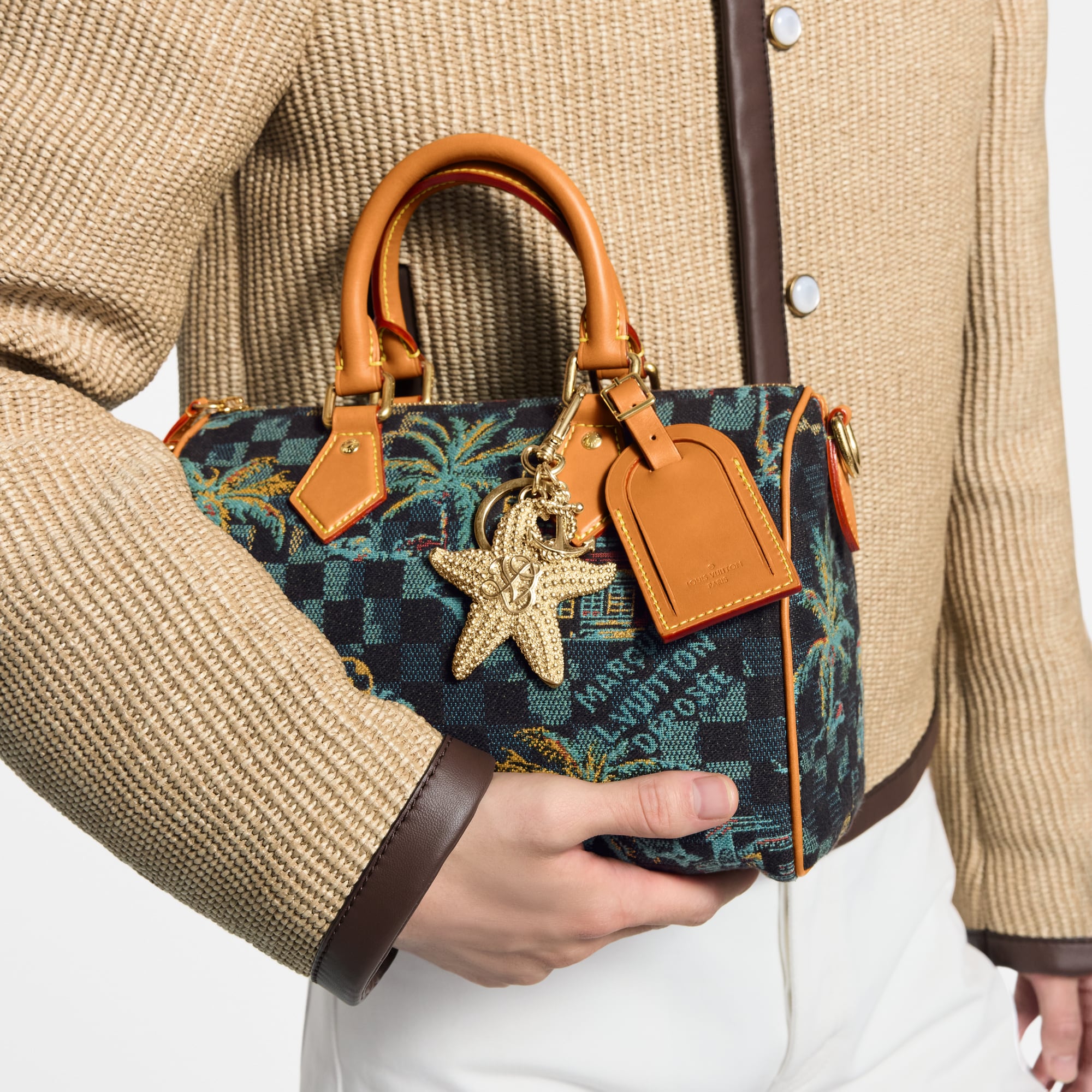S00 Accessories Key Holders and Bag Charms LV Starfish Key Holder and Bag Charm | Louis Vuitton ® (Product zoom)