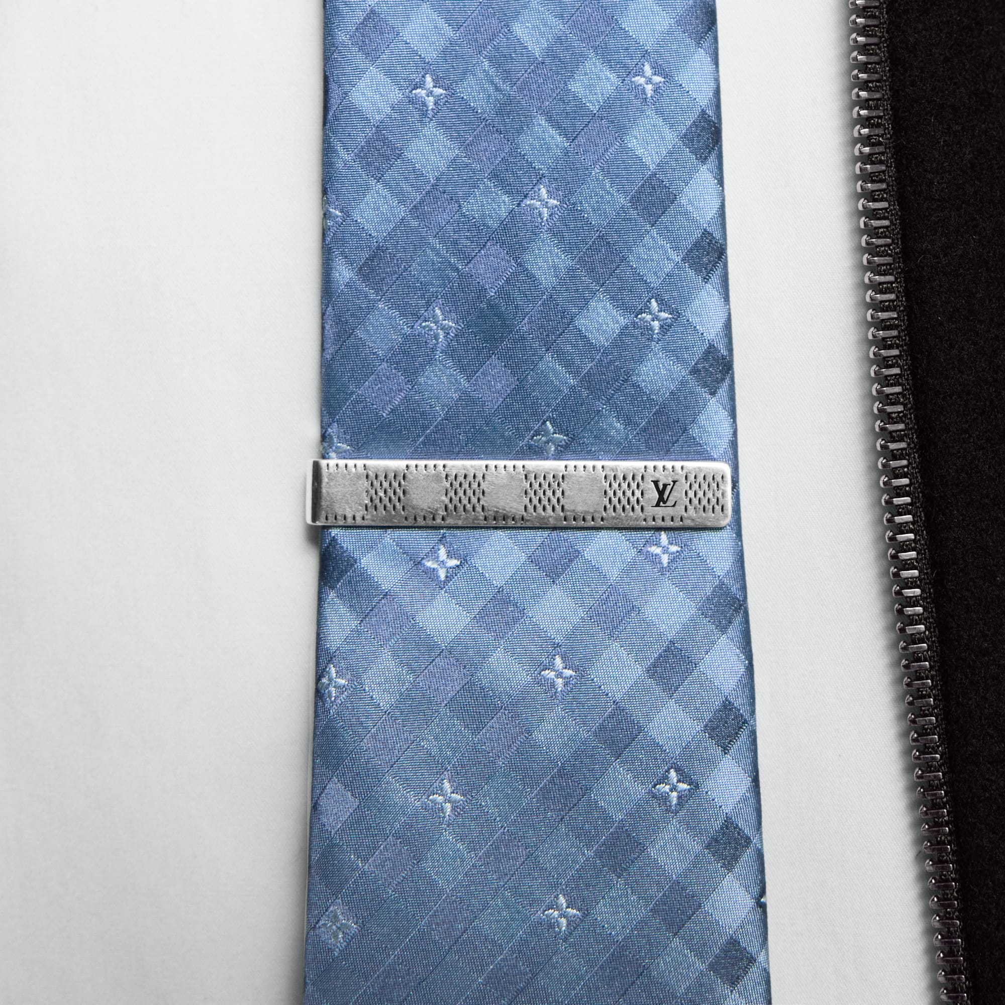 S00 Accessories Ties and Pocket Squares LV Suit Tie Pin | Louis Vuitton ® (Product zoom)