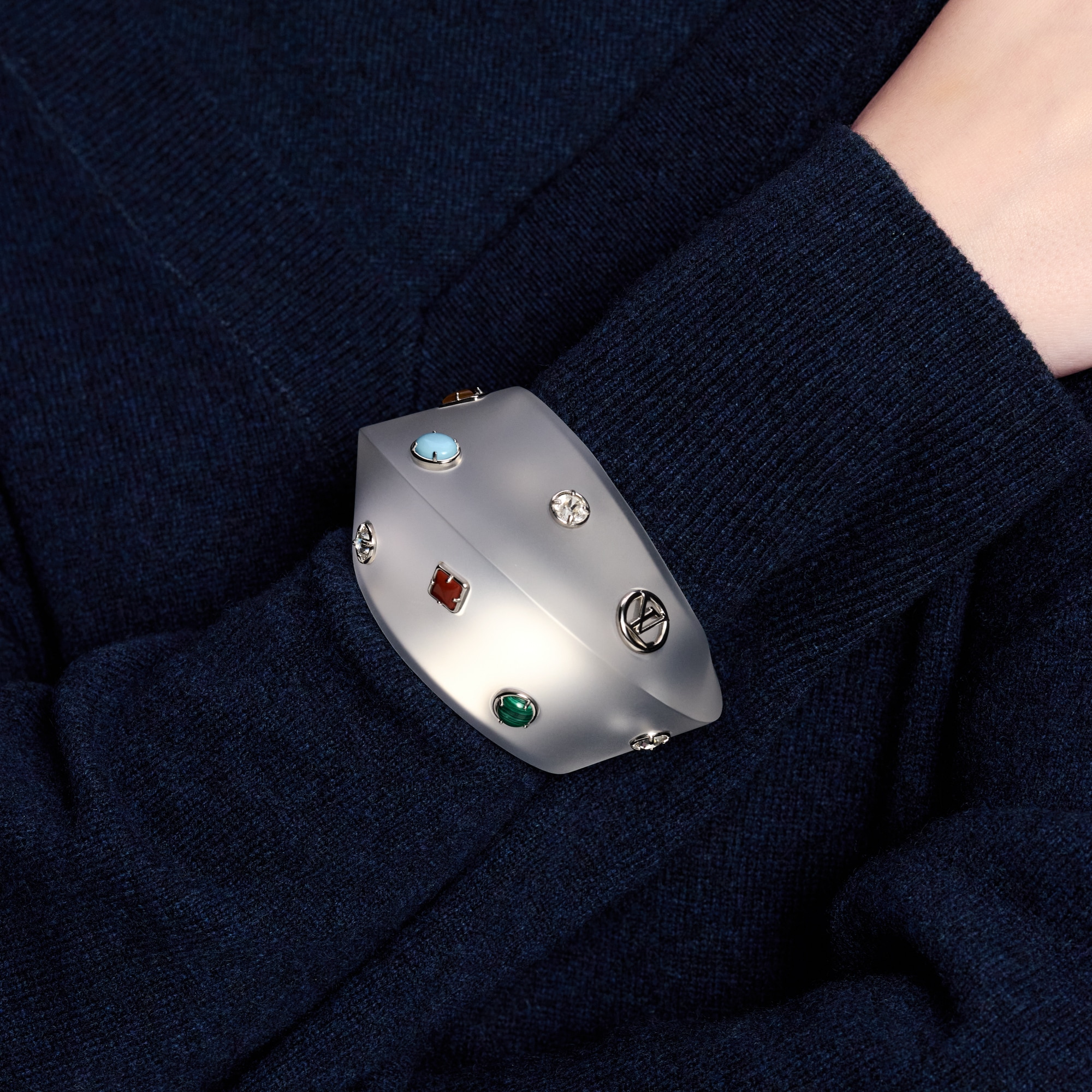 S00 Fashion Jewelry Bracelets LV Swirl Cuff | Louis Vuitton ® (Product zoom)