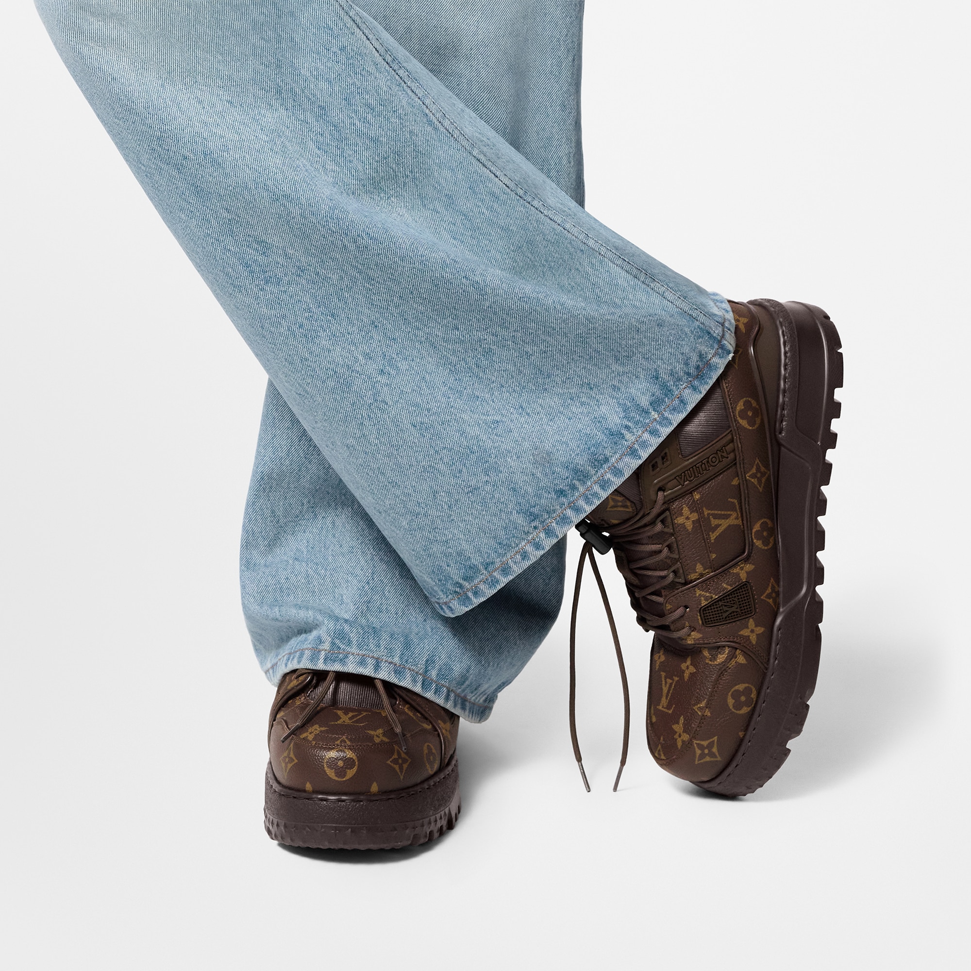 Shoes Sneakers LV Trainer Maxi Sneaker | Louis Vuitton ® (Product zoom)