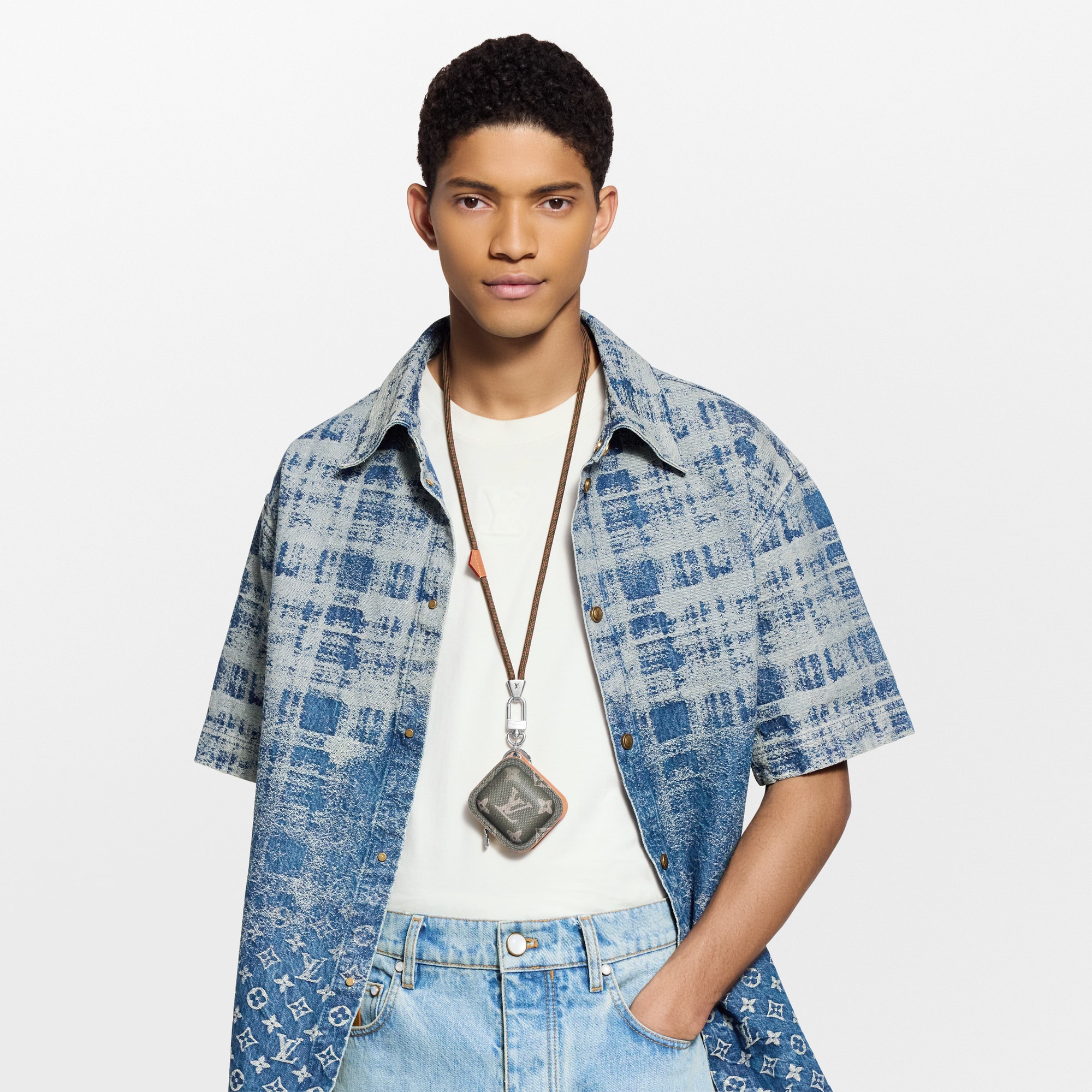 S00 Accessories Key Holders and Bag Charms LV Tune Key Holder and Bag Charm | Louis Vuitton ® (Product zoom)