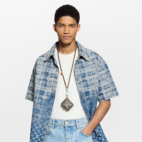 S00 Accessories Key Holders and Bag Charms LV Tune Key Holder and Bag Charm | Louis Vuitton ® (Product zoom)