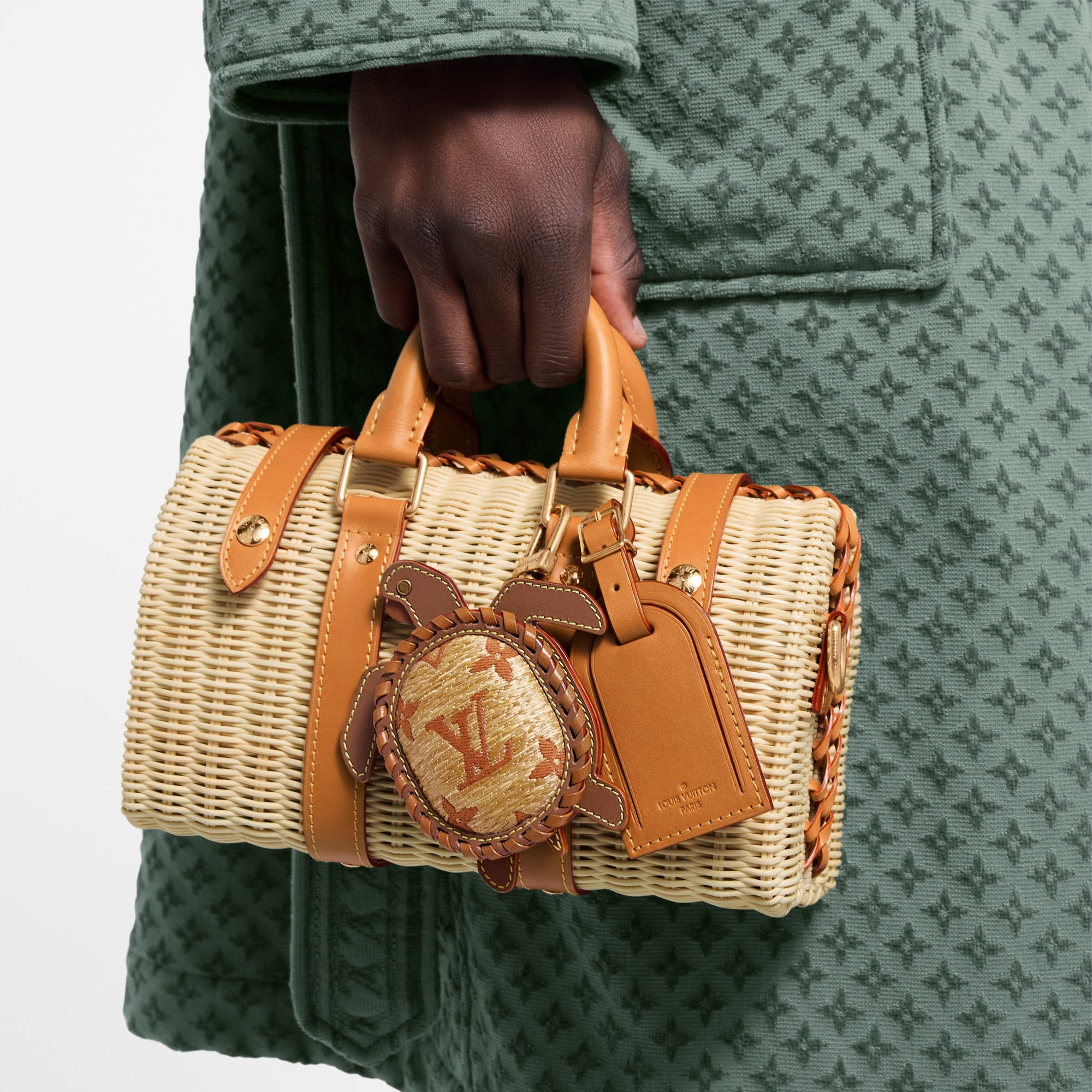 S00 Accessories Key Holders and Bag Charms LV Turtle Pouch Bag Charm | Louis Vuitton ® (Product zoom)