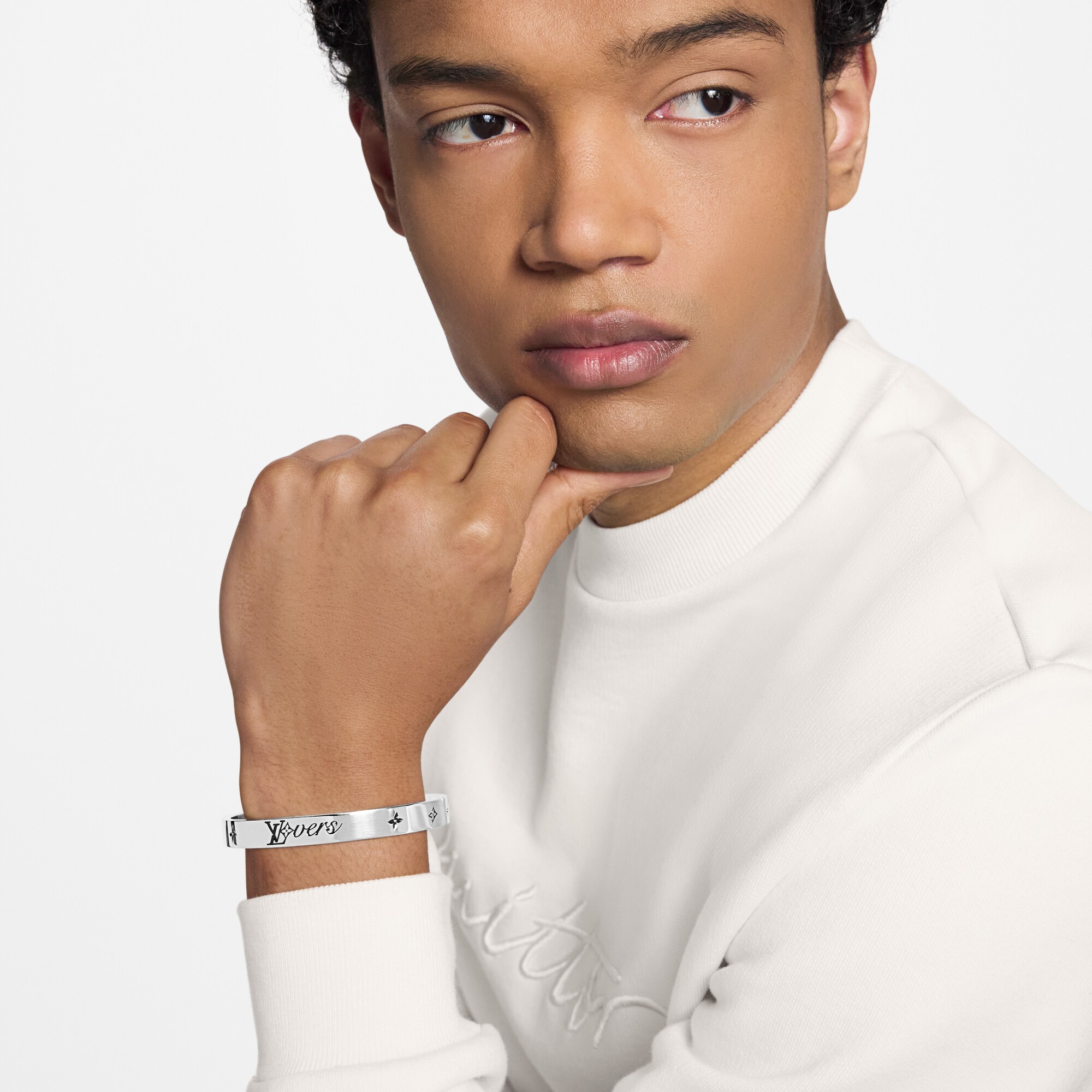 S00 Fashion Jewelry Bracelets LV Vers Bangle | Louis Vuitton ® (Product zoom)