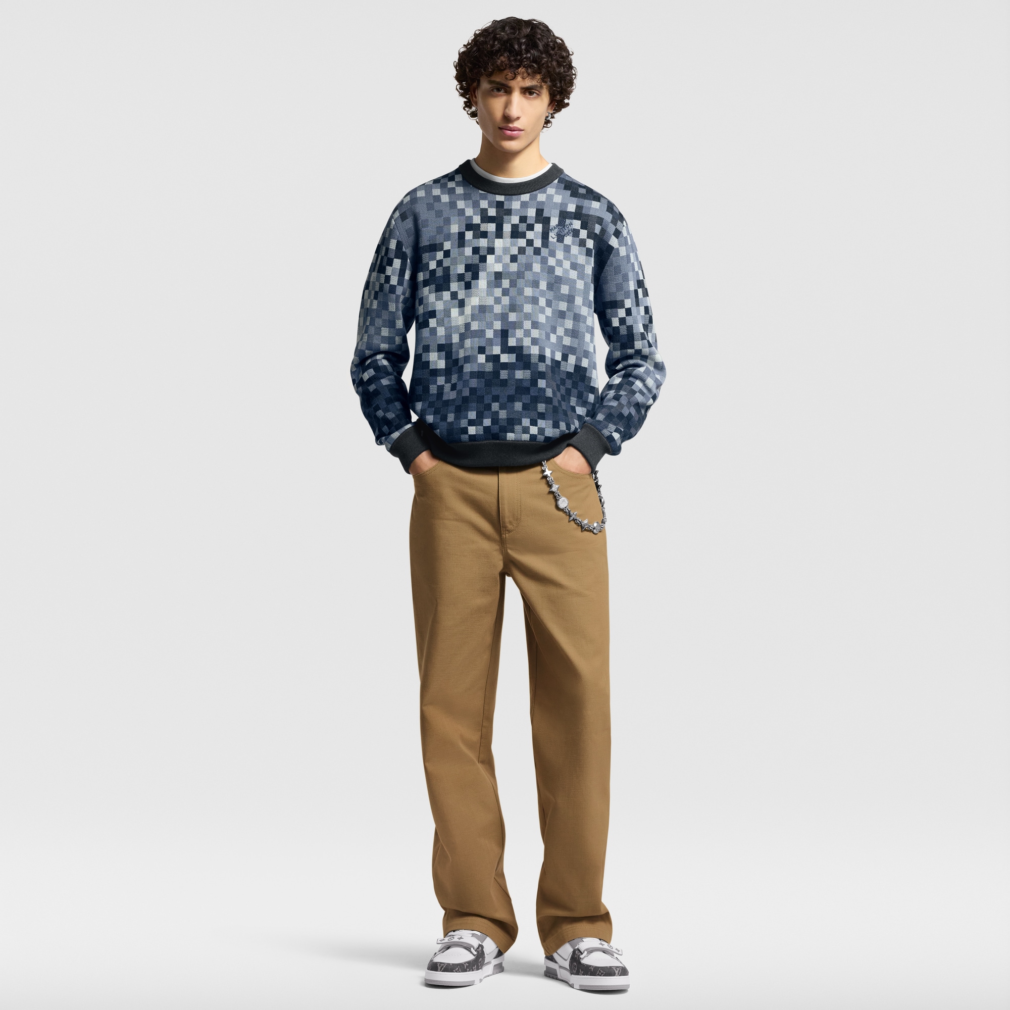  Ready-to-Wear All Ready-to-Wear LV Vers Damoflage Jacquard Pullover | Louis Vuitton ® (Product zoom)