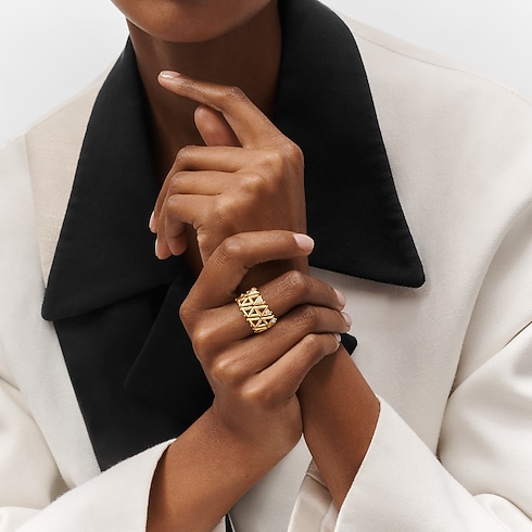 Categories All Fine Jewelry LV Volt Mesh Ring, Yellow Gold And Diamonds | Louis Vuitton ® (Product zoom)