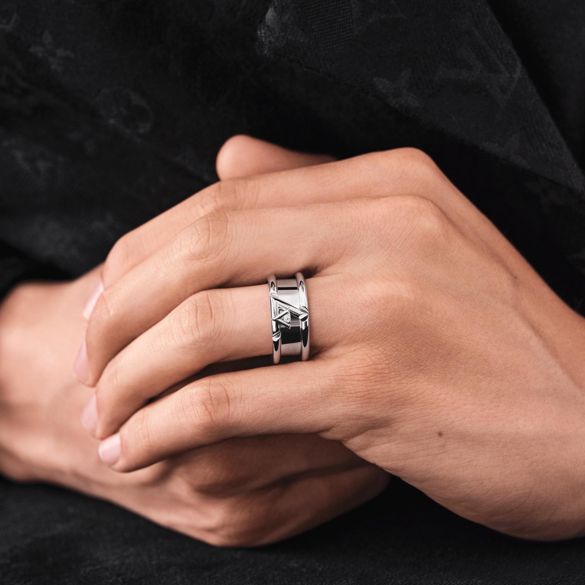  Categories All Fine Jewelry LV Volt One Band Ring, White Gold And Diamond | Louis Vuitton ® (Product zoom)