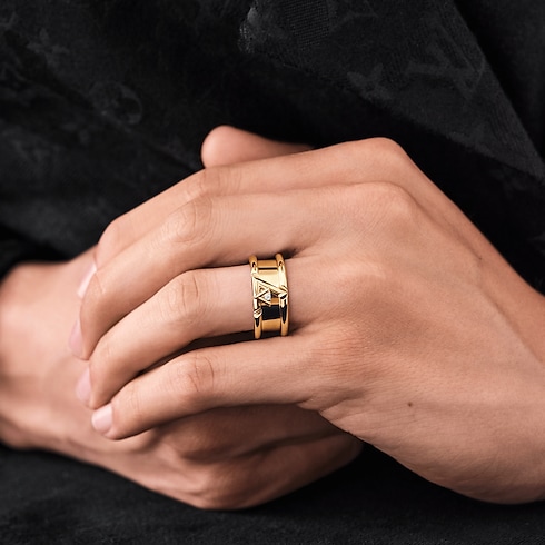 Categories All Fine Jewelry LV Volt One Band Ring, Yellow Gold And Diamond | Louis Vuitton ® (Product zoom)