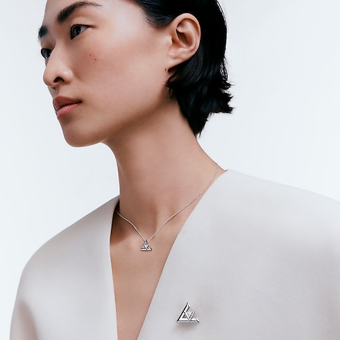 Categories Others LV Volt One Brooch | Louis Vuitton ® (Product zoom)