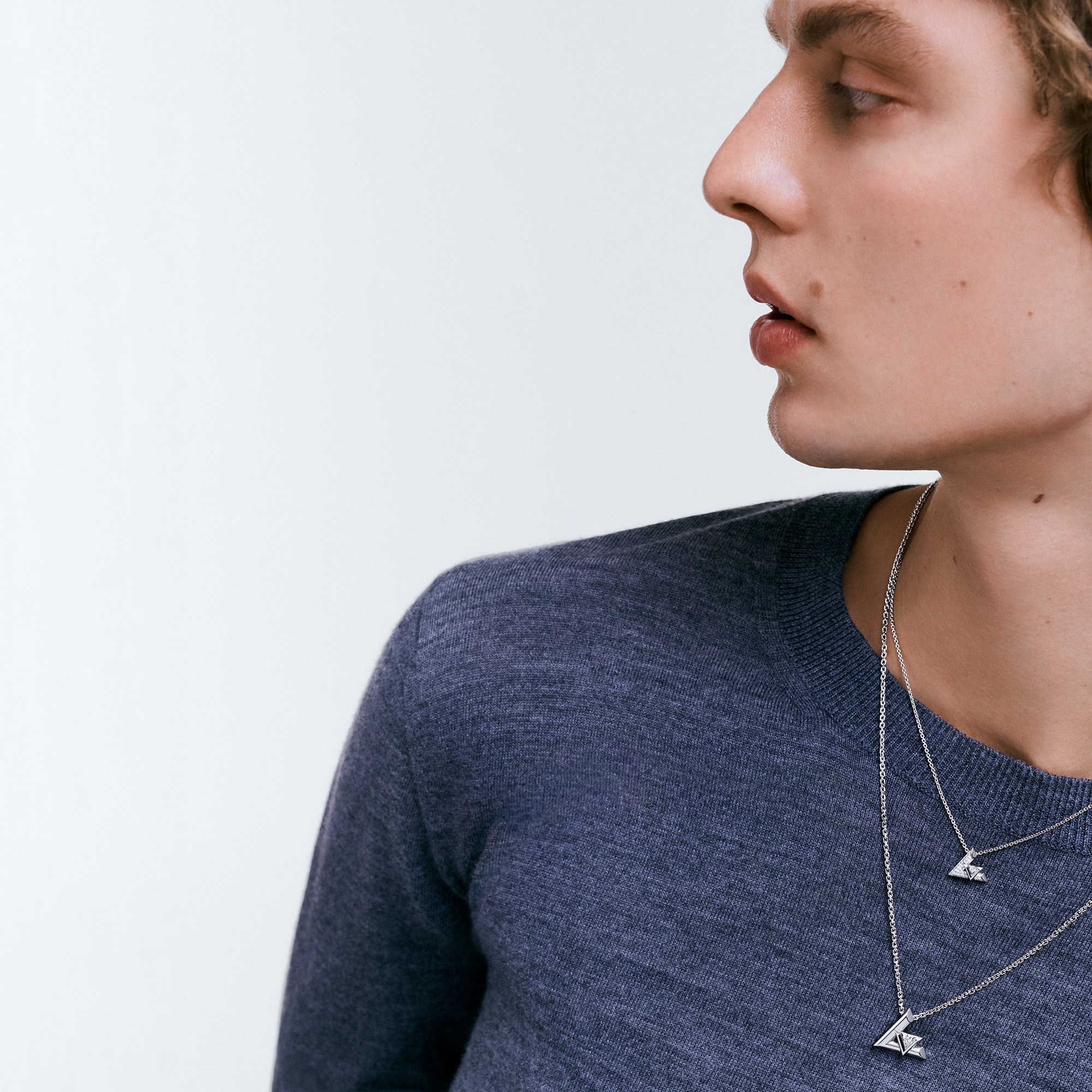  Categories Necklaces and Pendants  LV Volt One Pendant | Louis Vuitton ® (Product zoom)