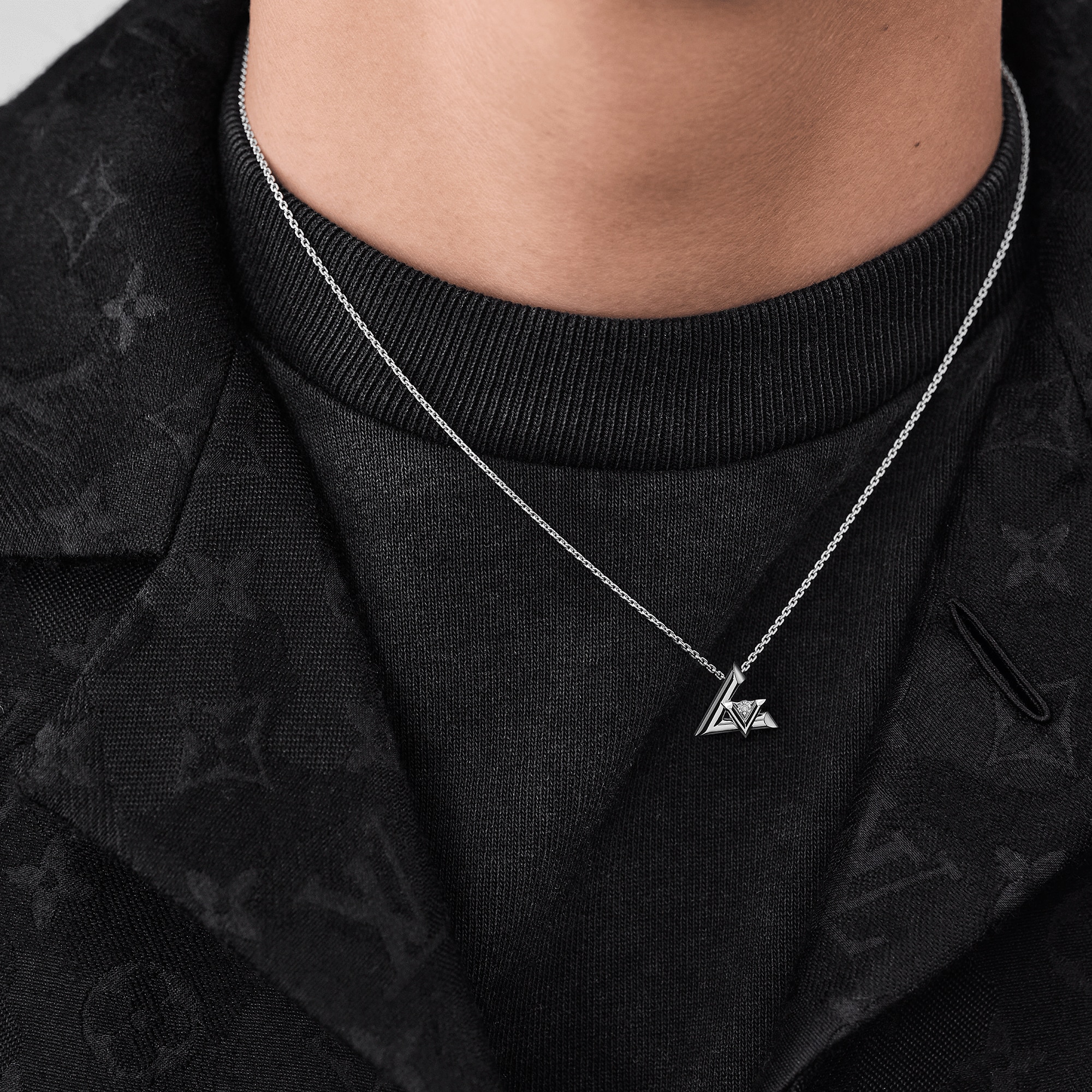 LV Volt One Small Pendant, White Gold And Diamond