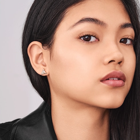 Categories All Fine Jewelry LV Volt One Stud, Pink Gold And Diamond - Per Unit | Louis Vuitton ® (Product zoom)