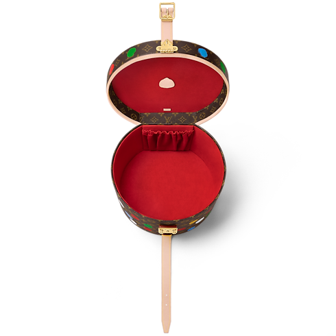 Monogram Hardsided Seasonal LV x YK Boîte Chapeau 30 | Louis Vuitton ® (Product zoom)