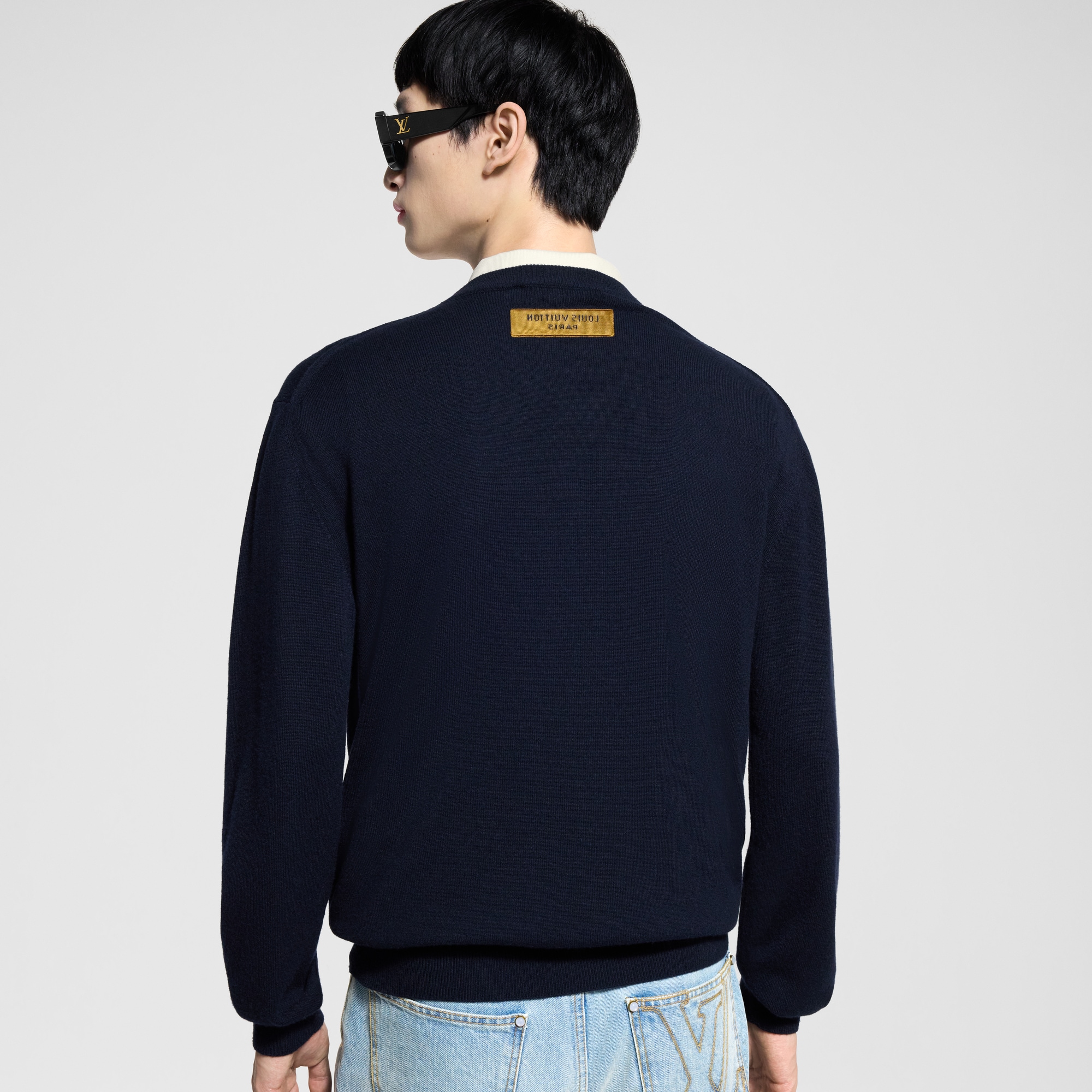  Ready-to-Wear All Ready-to-Wear LVSE LV Embossed Crewneck | Louis Vuitton ® (Product zoom)