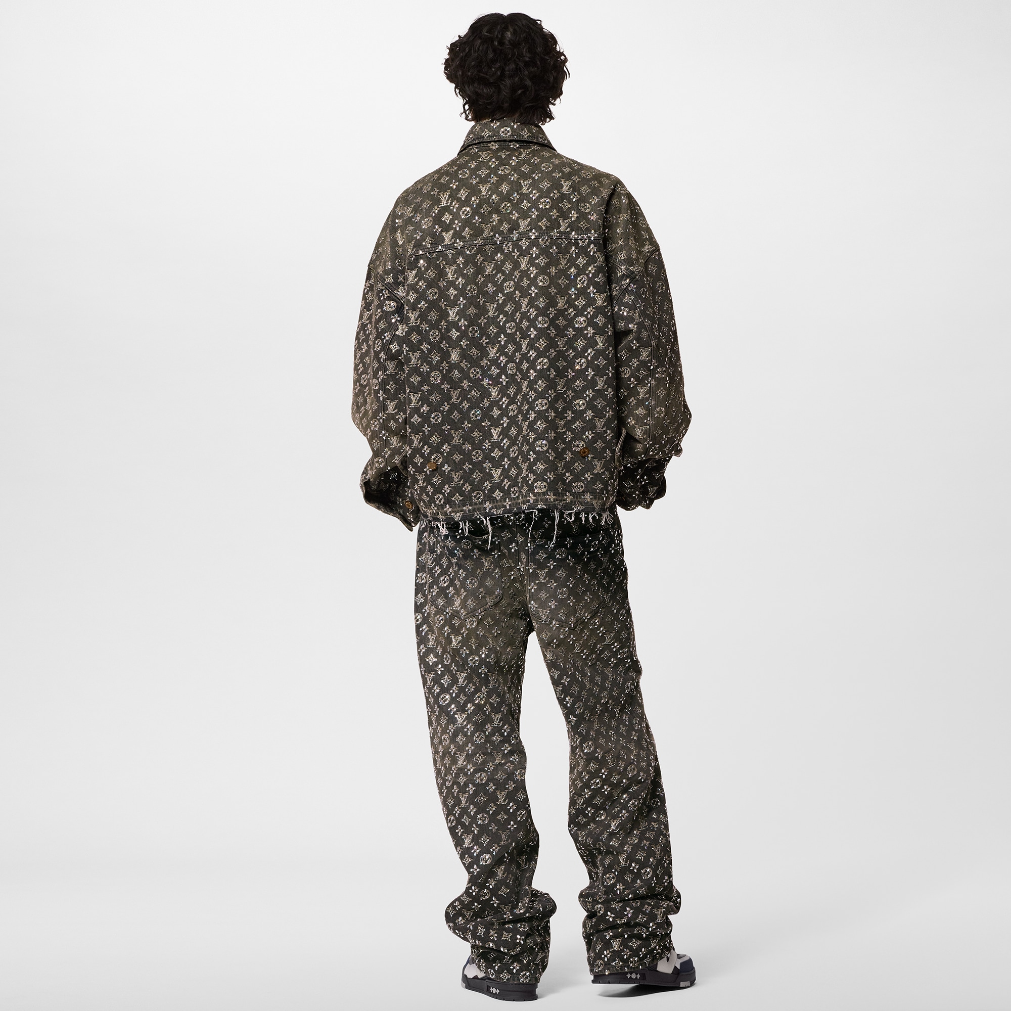  Ready-to-Wear Coats and Outerwear Made To Order Embroidered Monogram Denim Overshirt | Louis Vuitton ® (Product zoom)