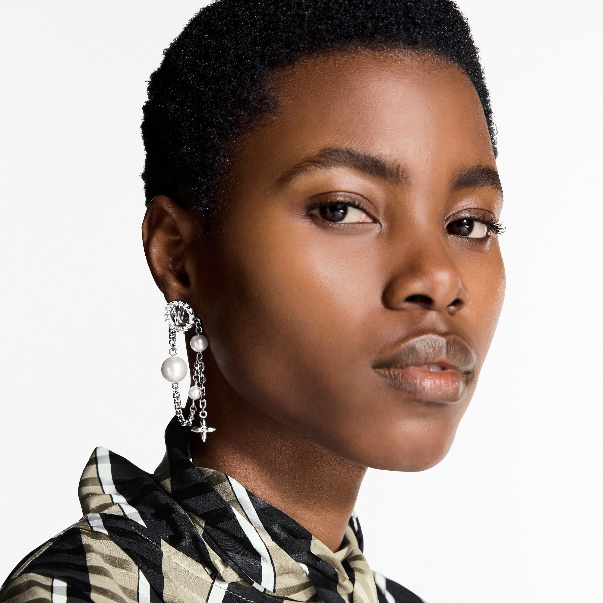 Midnight Pearl Earrings