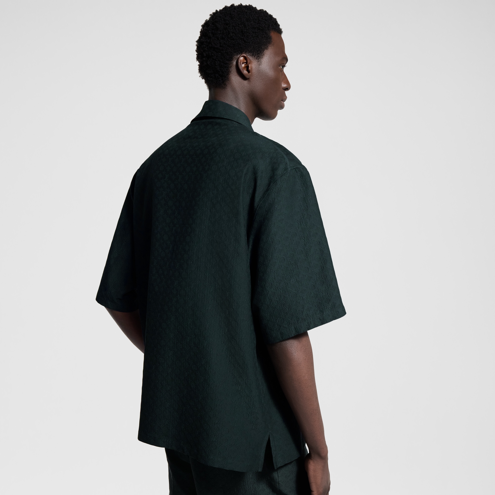  Ready-to-Wear Shirts Mini Monogram Silk-Cotton Blend Short-Sleeved Shirt | Louis Vuitton ® (Product zoom)