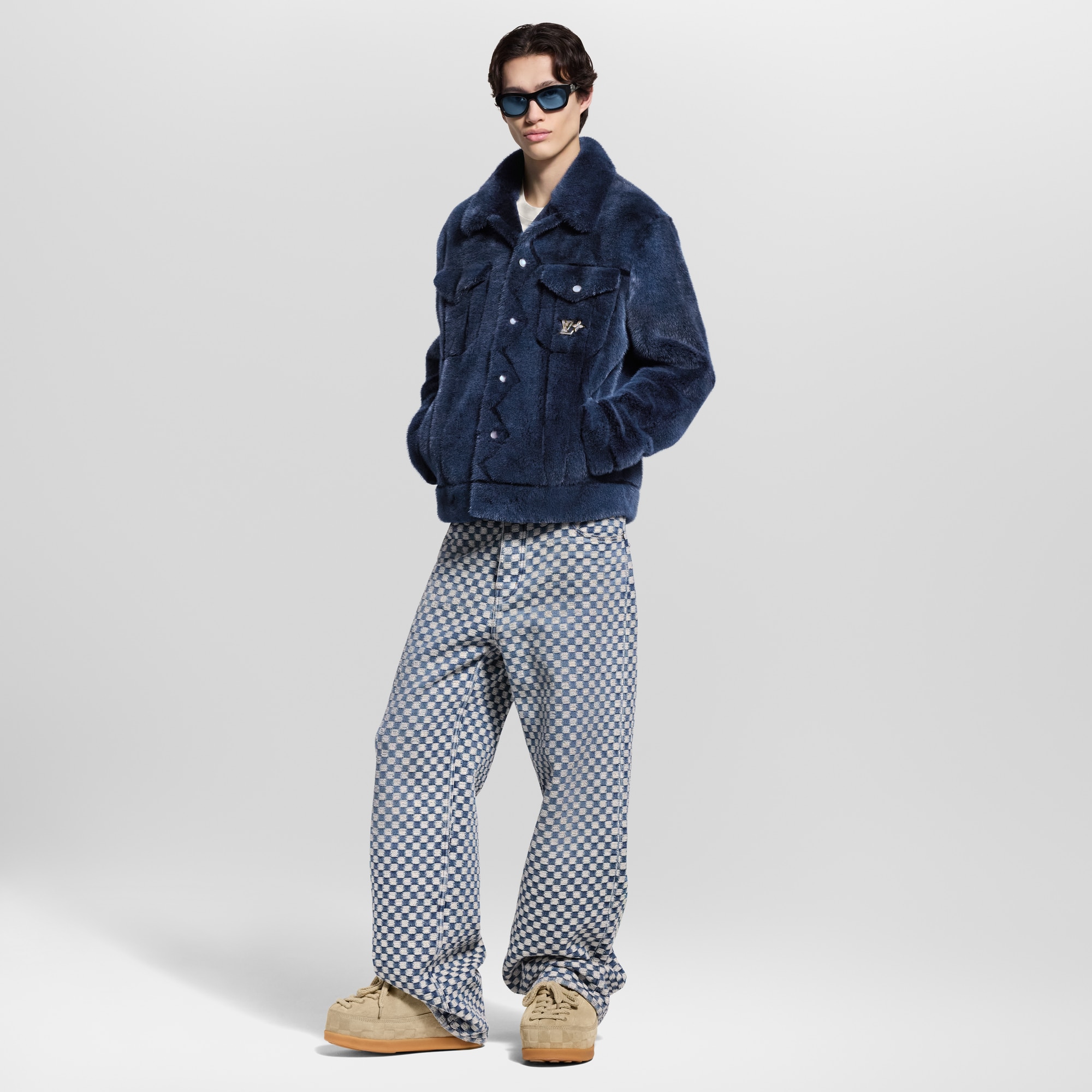  Ready-to-Wear Coats and Outerwear Mink Denim Trucker Jacket | Louis Vuitton ® (Product zoom)