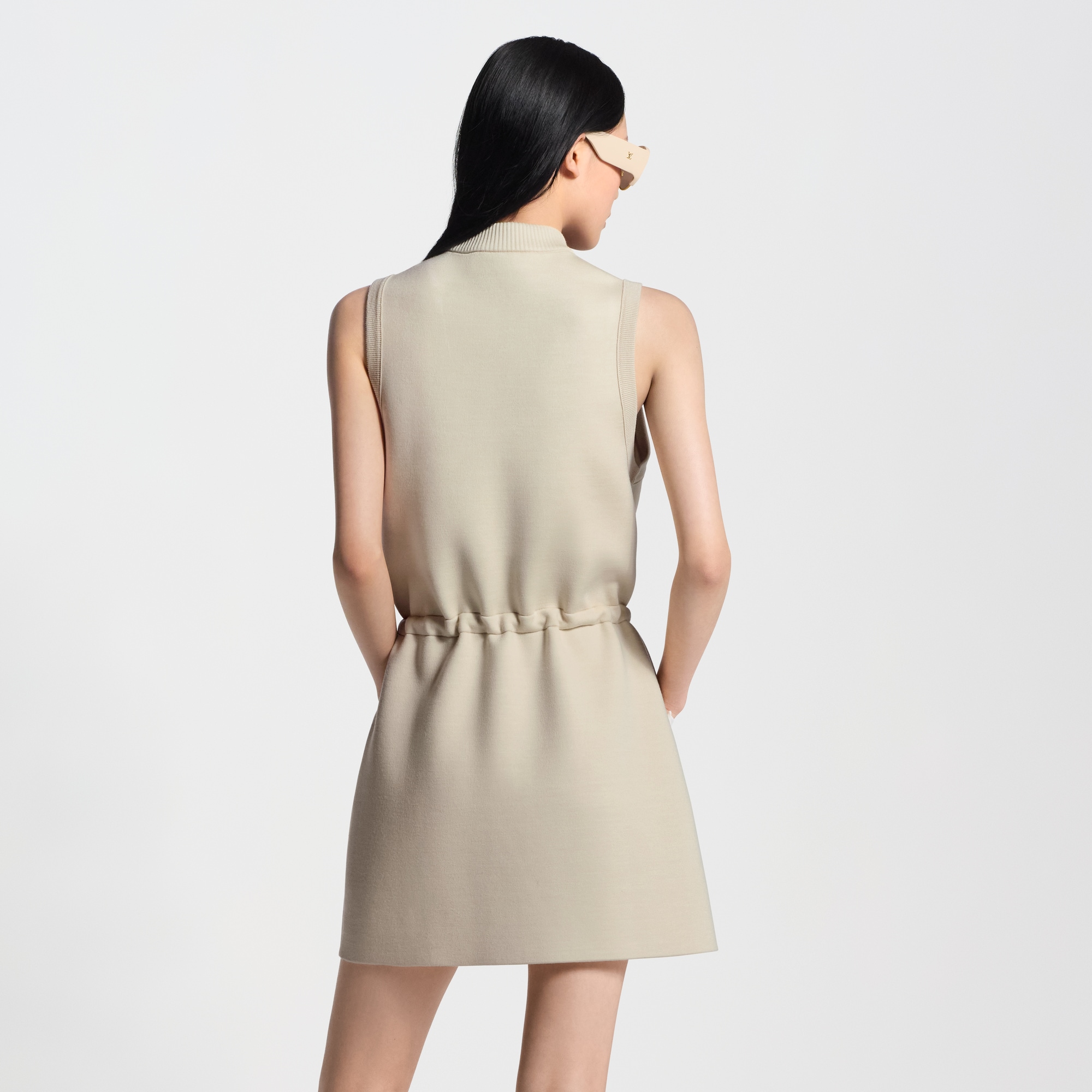 lv dress LOUIS VUITTON Monogram Accent Zip-up Cream. Size M0 while a covered button tab and a slim tone Lurex Jacquard A-Line Dress -