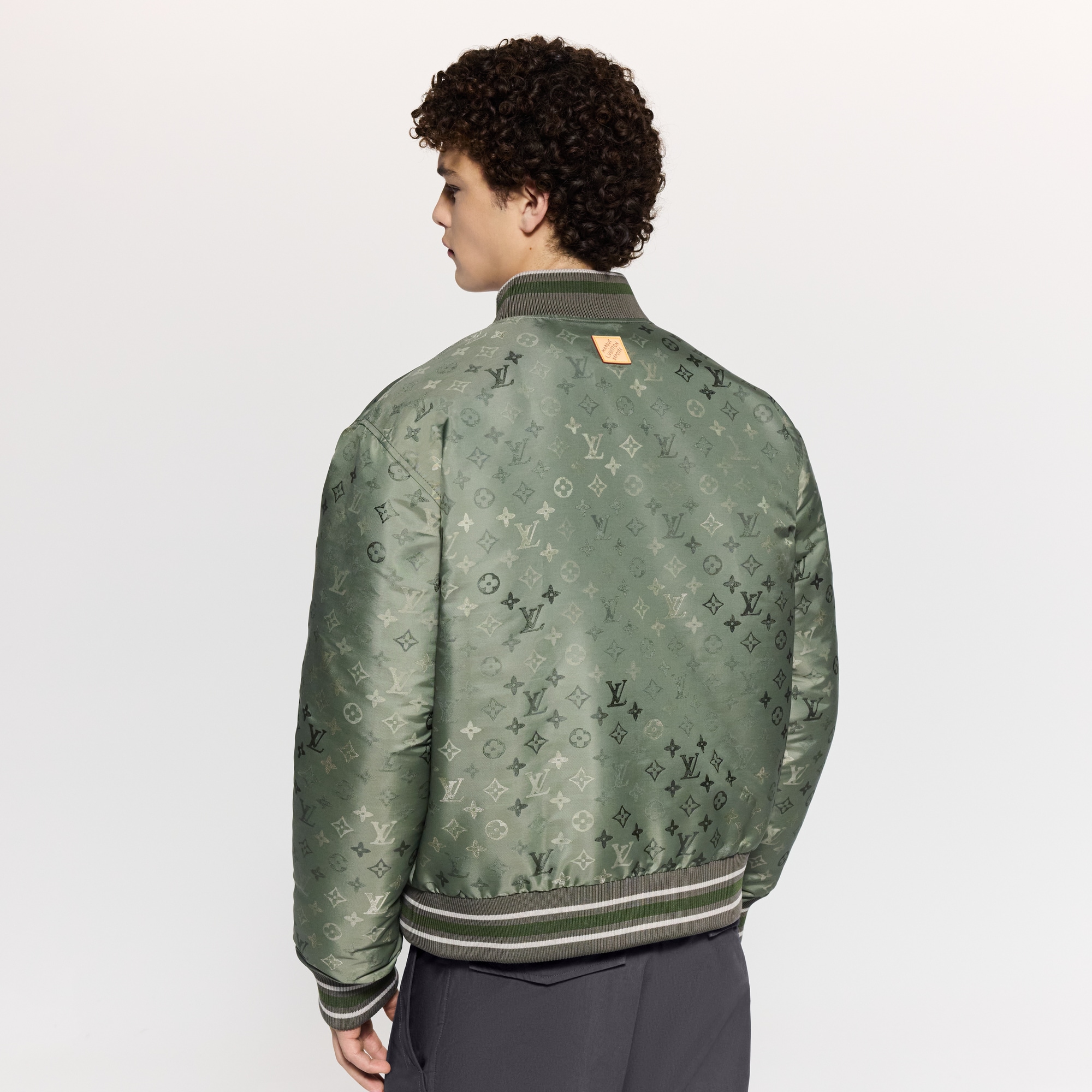  Ready-to-Wear Coats and Outerwear Monogram Bomber | Louis Vuitton ® (Product zoom)