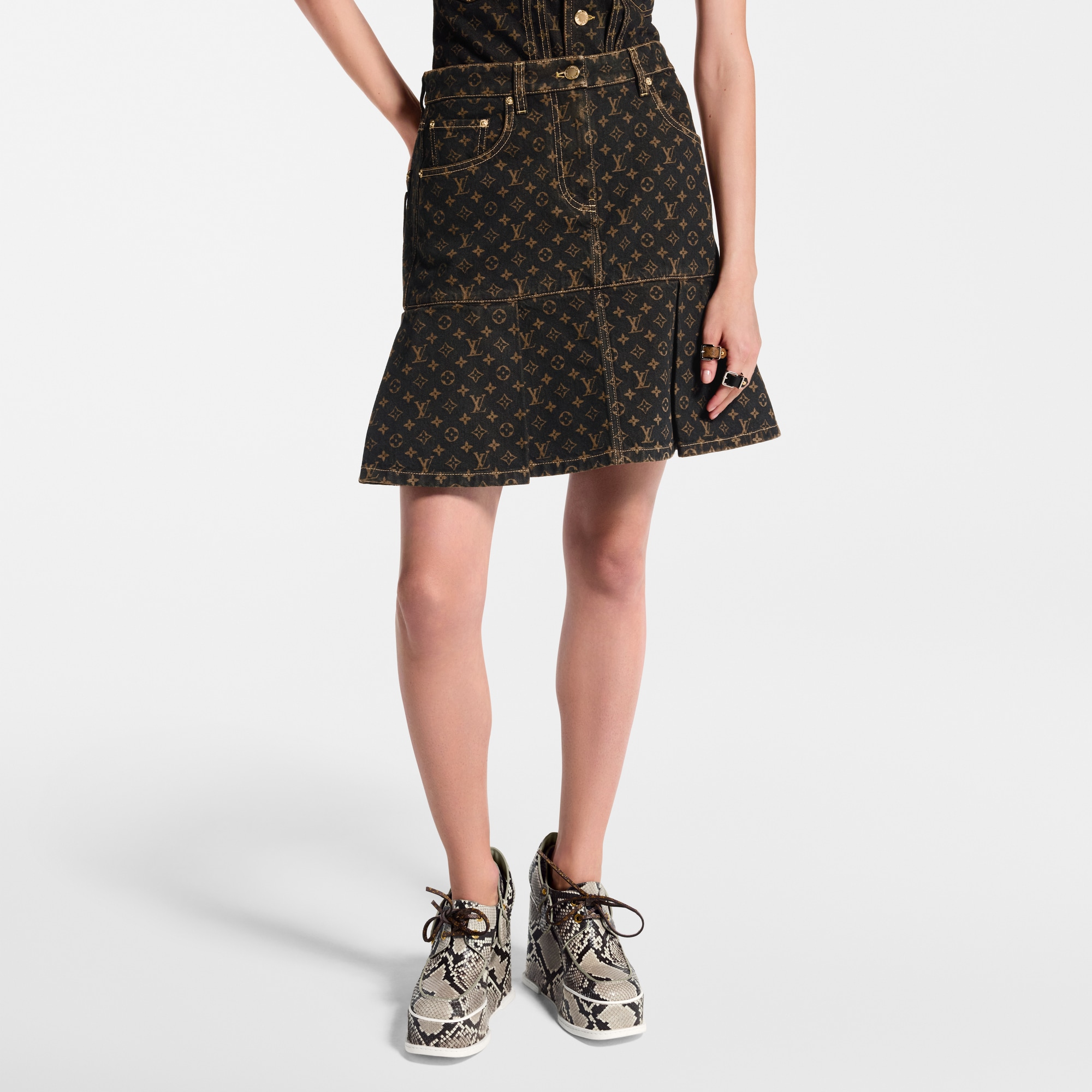  Ready-to-Wear Skirts and Shorts Monogram Denim Pleat Skirt | Louis Vuitton ® (Product zoom)