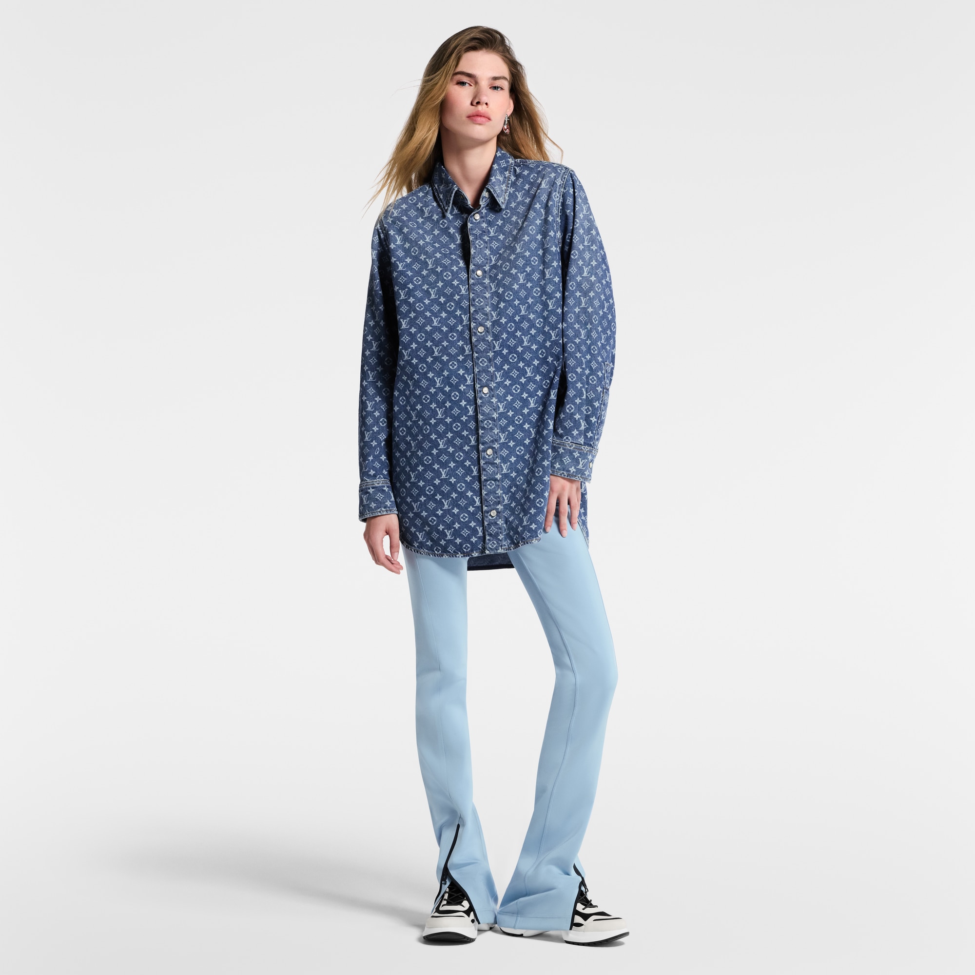  Ready-to-Wear Tops Monogram Denim Shirt | Louis Vuitton ® (Product zoom)