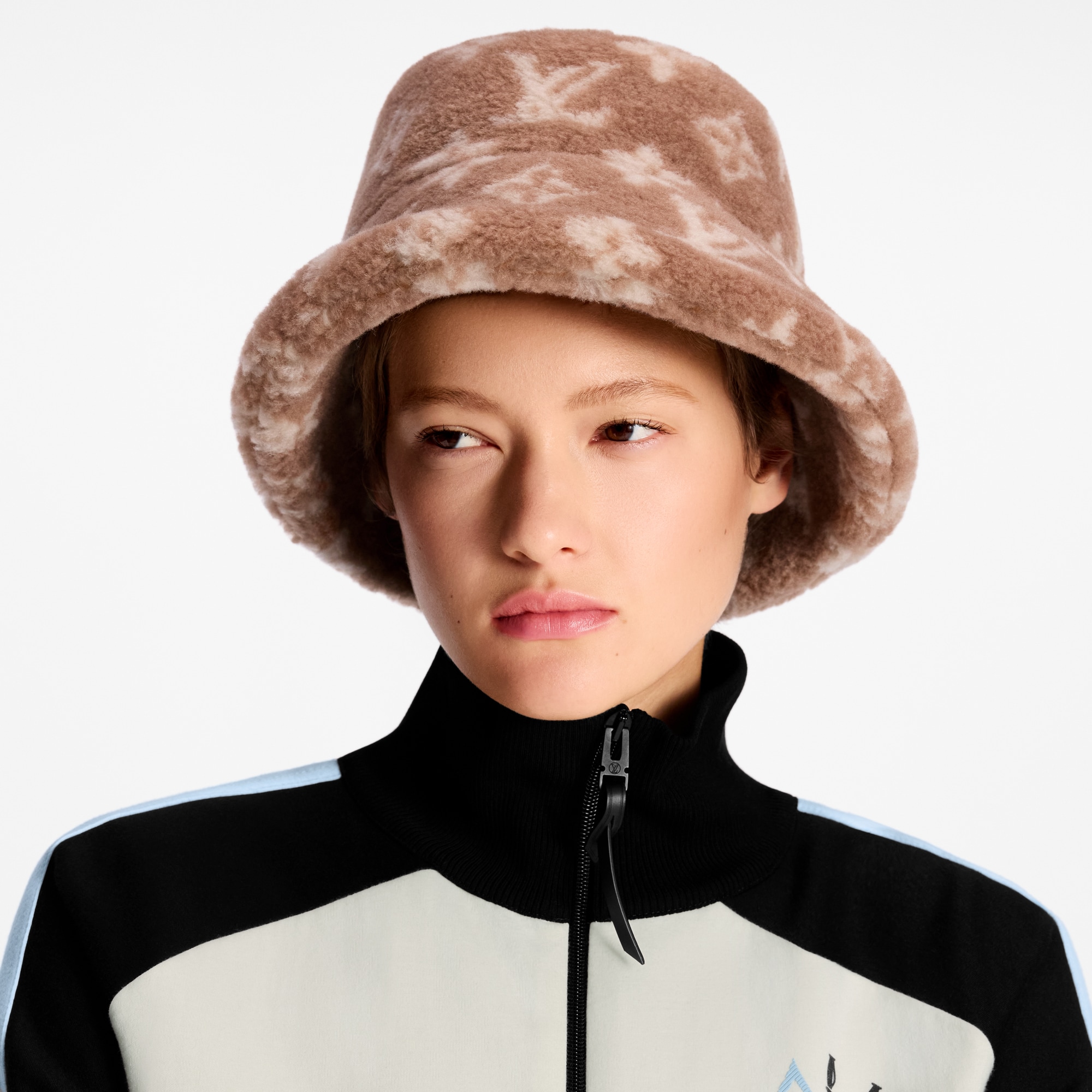 S00 Accessories Hats and Gloves Monogram Fleece Bob | Louis Vuitton ® (Product zoom)