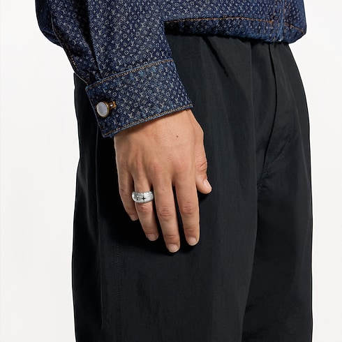 S00 Accessories All Accessories Monogram Flower Ring | Louis Vuitton ® (Product zoom)