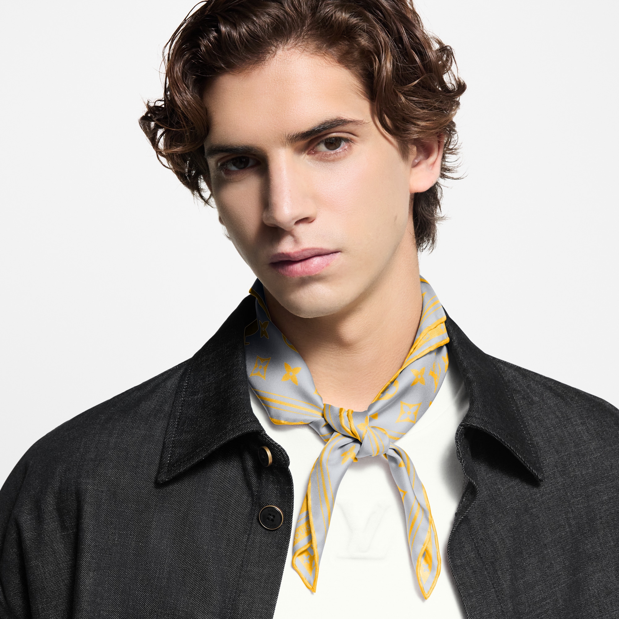 S00 Accessories Silk and Bandanas Monogram Glow Bandana | Louis Vuitton ® (Product zoom)