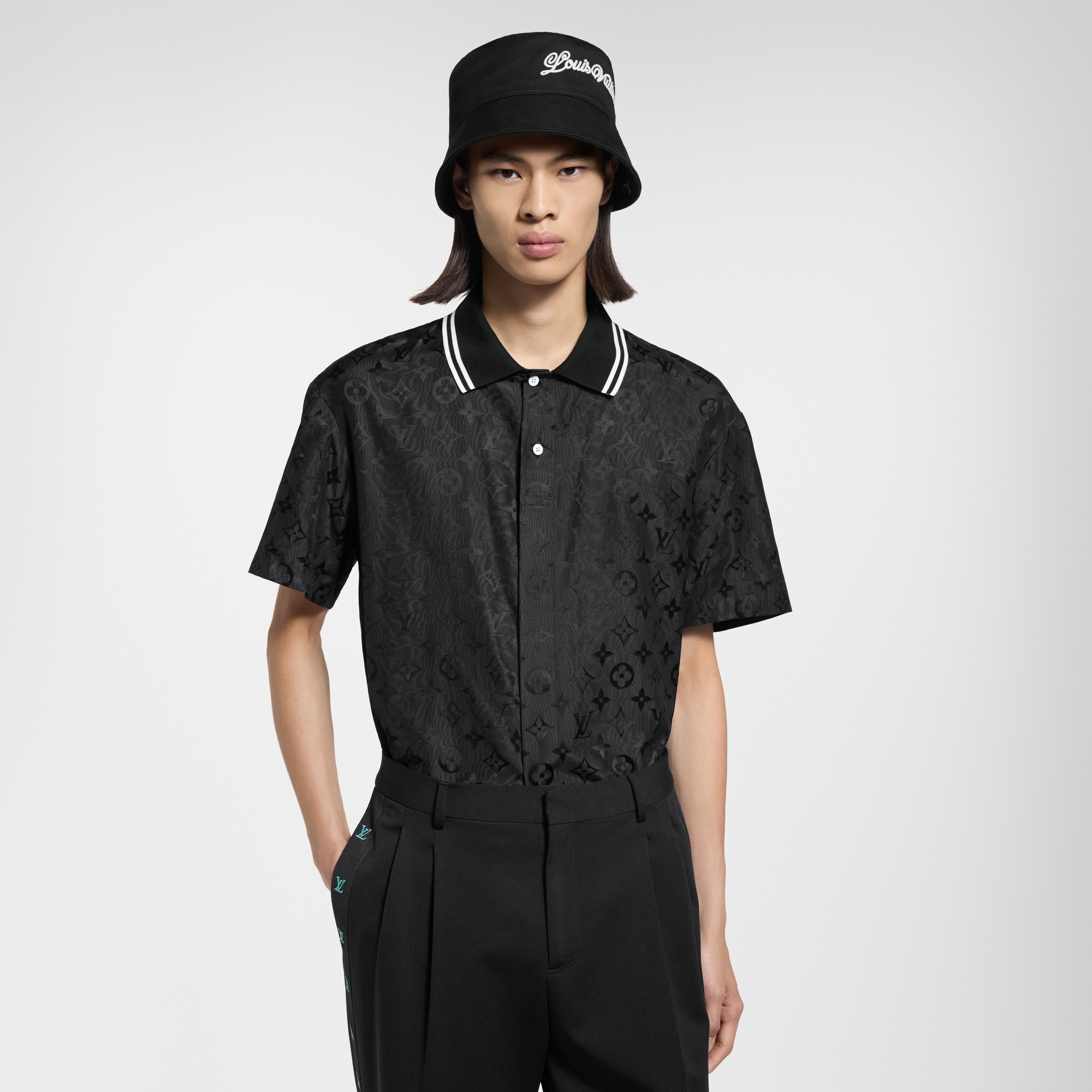  Ready-to-Wear Shirts Monogram Moire Jacquard Short-Sleeved Silk Shirt | Louis Vuitton ® (Product zoom)